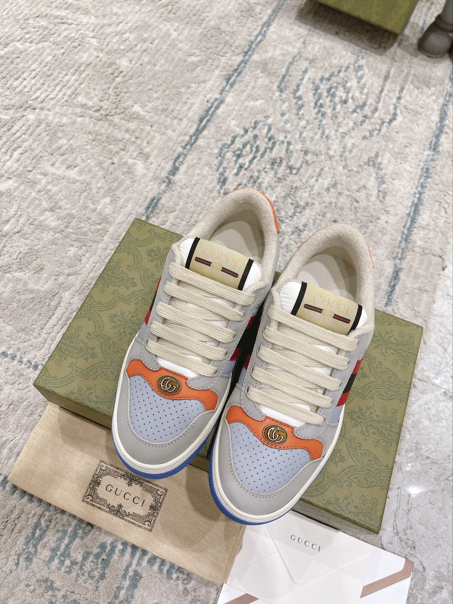 GUCCI LOVELIGHT SCREENER DIRTY LOW TOP SNEAKER FOR COUPLES