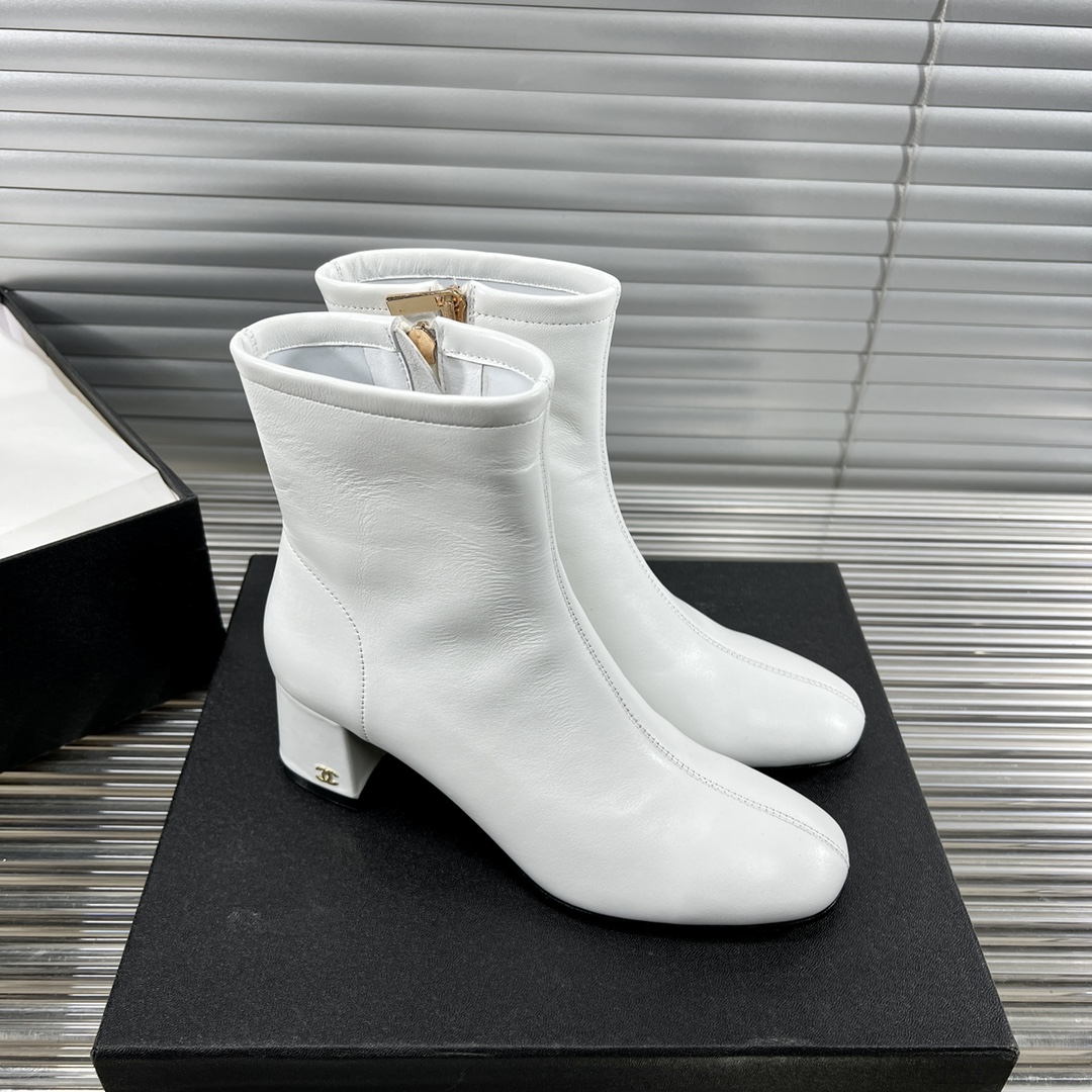 CHANEL VERSATILE SHORT BOOTS