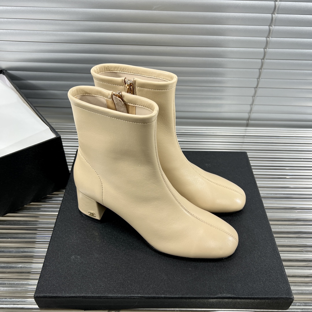 CHANEL VERSATILE SHORT BOOTS