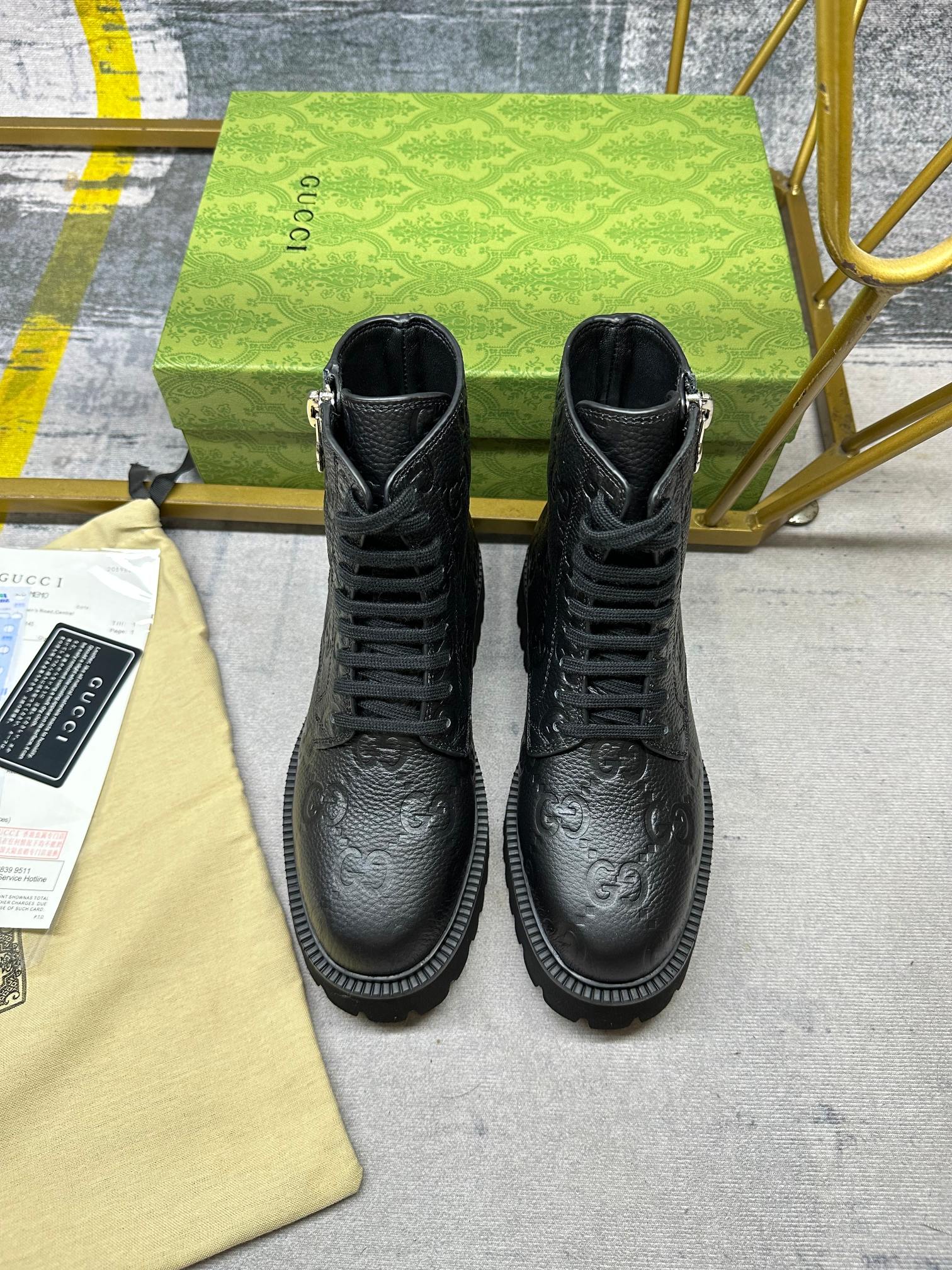 GUCCI AUTUMN/ WINTER BLACK LEATHER NEW MARTIN BOOTS