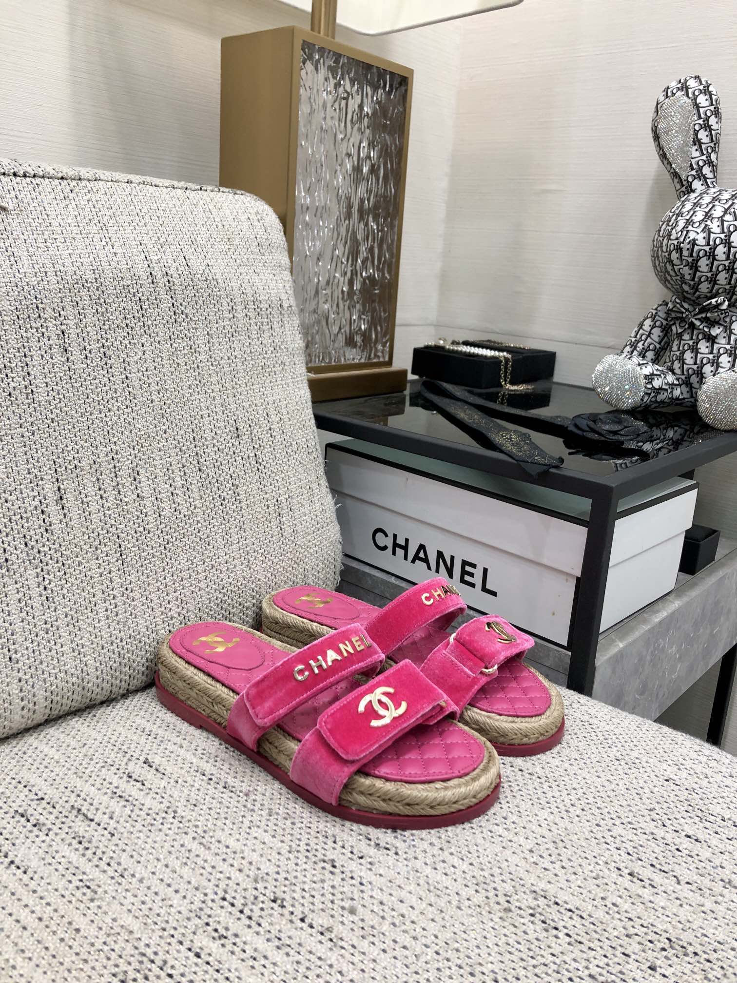 CHANEL 2023 SPRING AND SUMMER LATEST WOVEN VELCRO SLIPPERS ITALY IMPORTED MULTI-LAYER LEATHER OUTSOLE