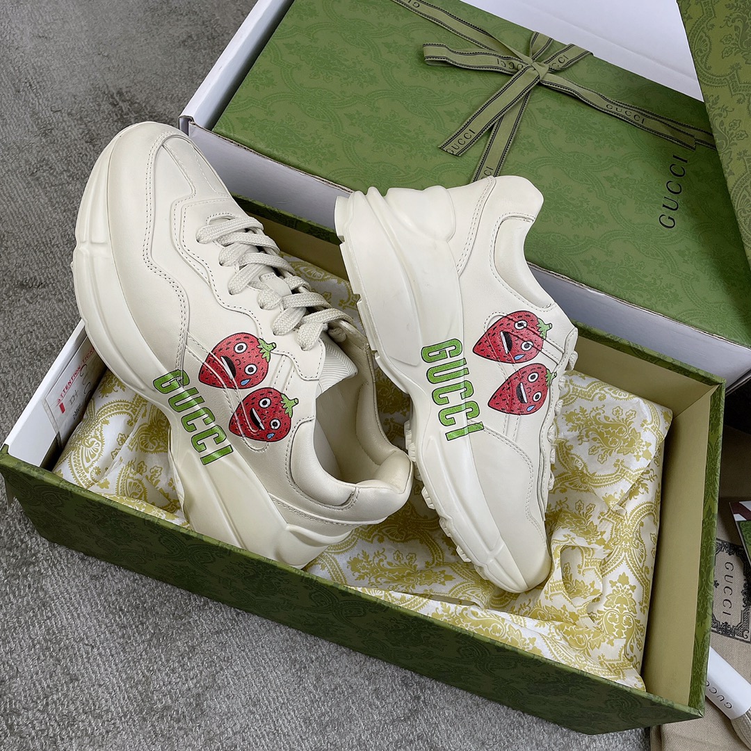 GUCCI POPS RHYTON STRAWBERRY FIGURE SNEAKER