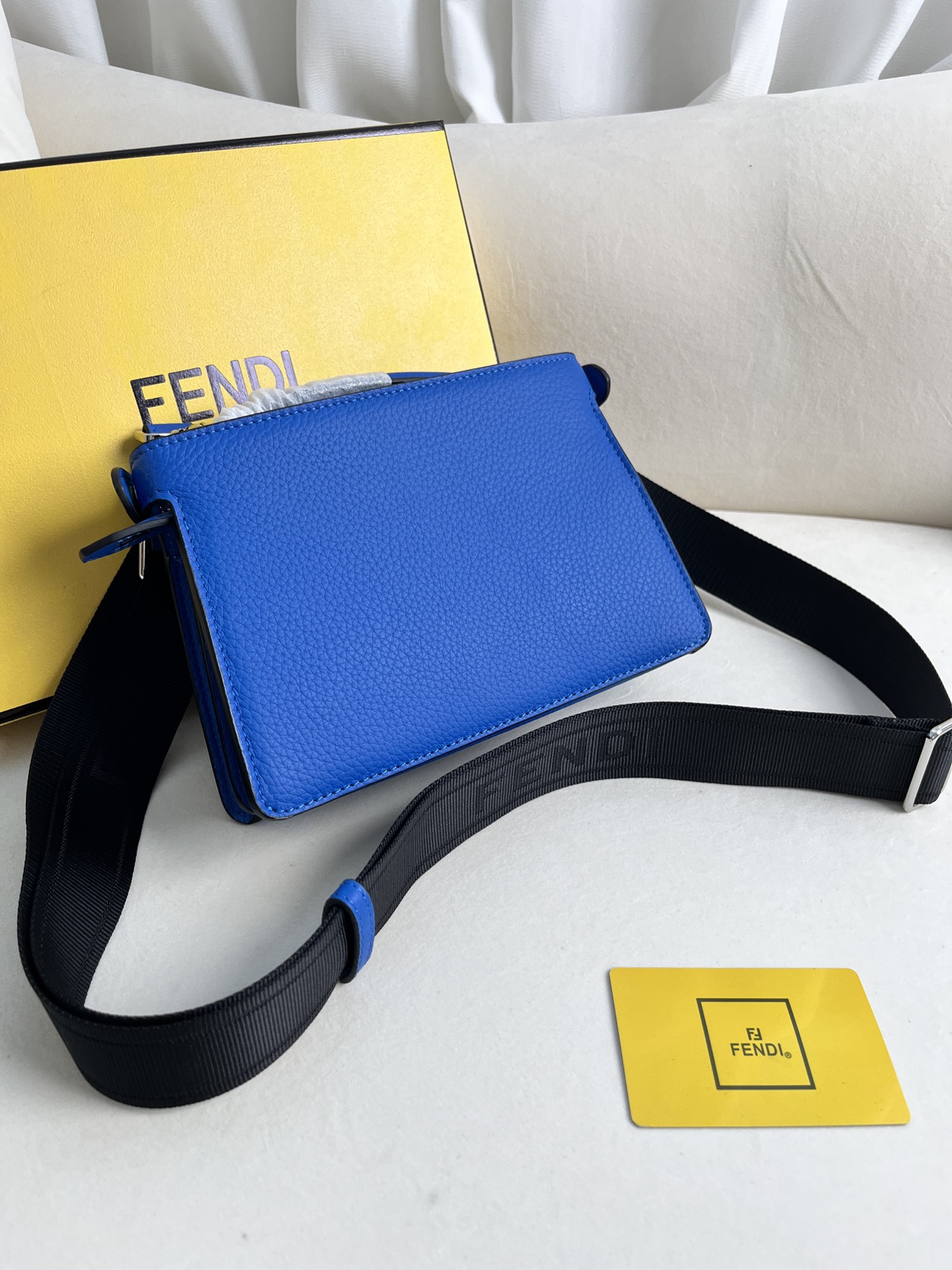 FENDI CLASSIC PEEKABOO ISEEU X CROSS HANDBAG MODEL NUMBER: 8066