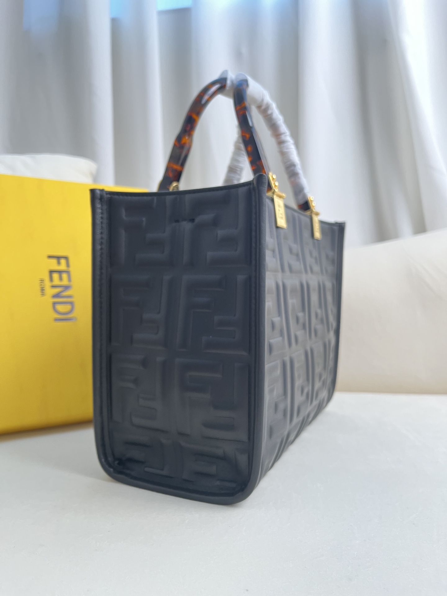 FENDI SUNSHINE SMALL HANDBAG