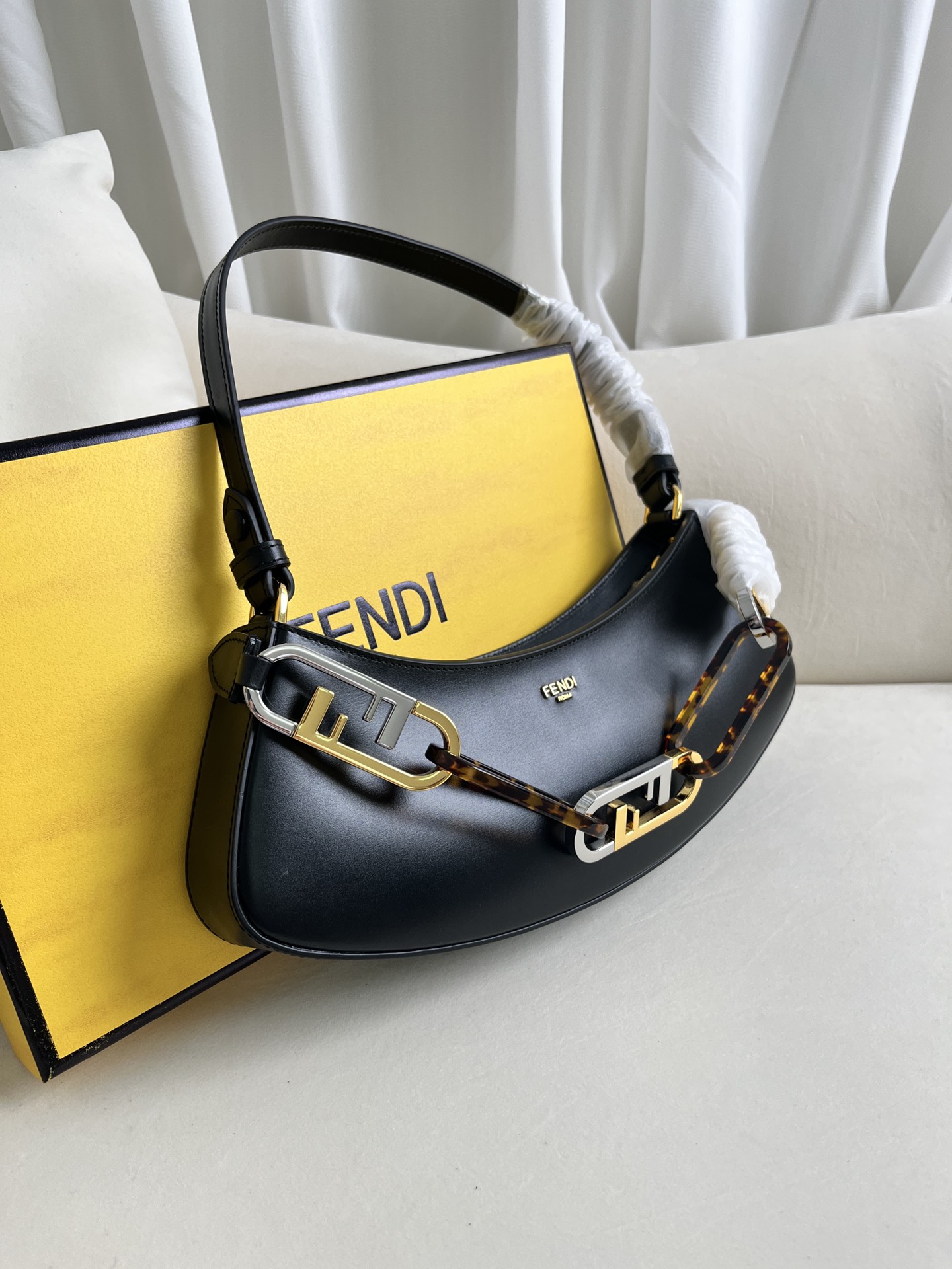 FENDI LEATHER HANDBAG MODEL NUMBER: 225