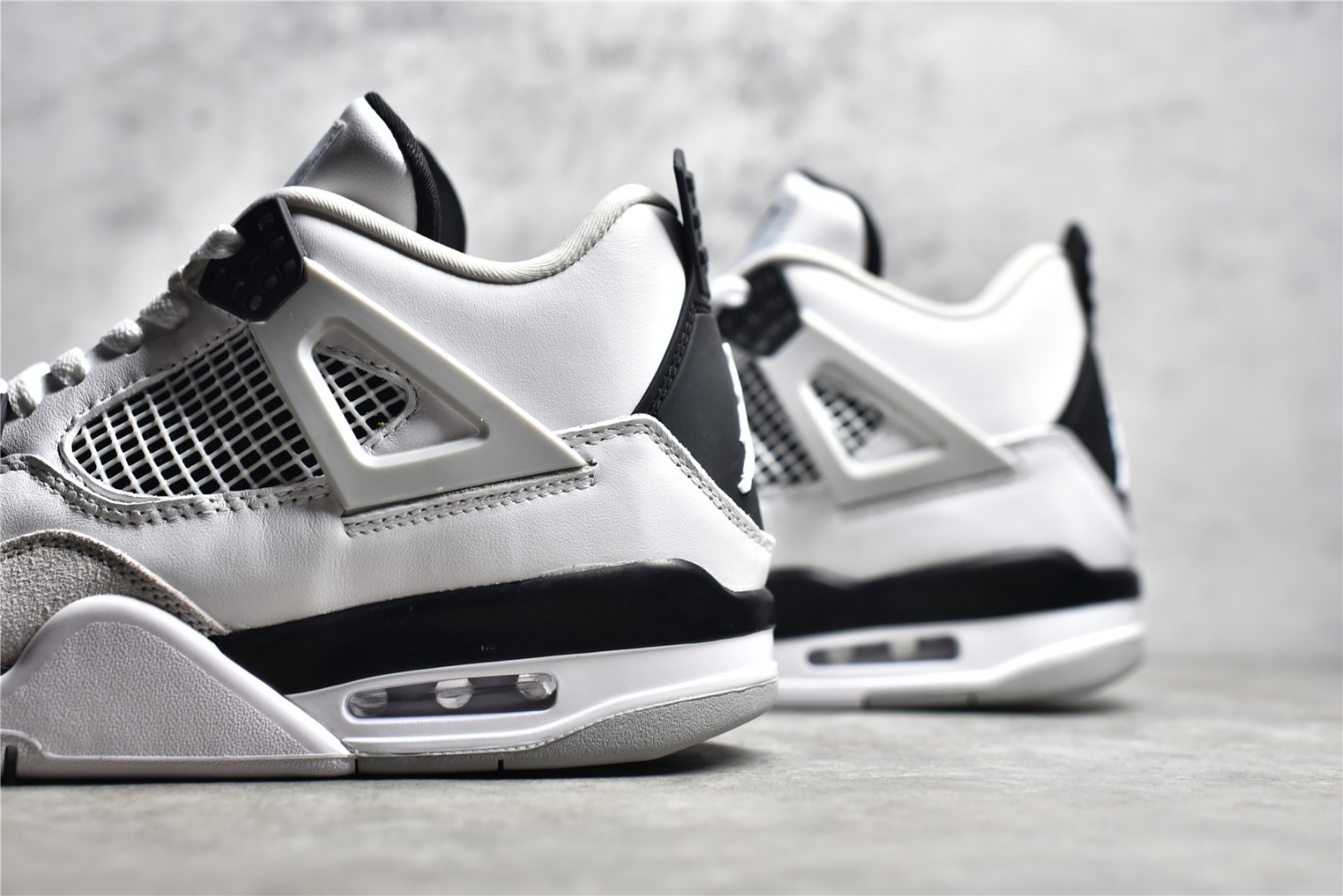 AIR JORDAN 4 LITTLE WHITE CEMENT