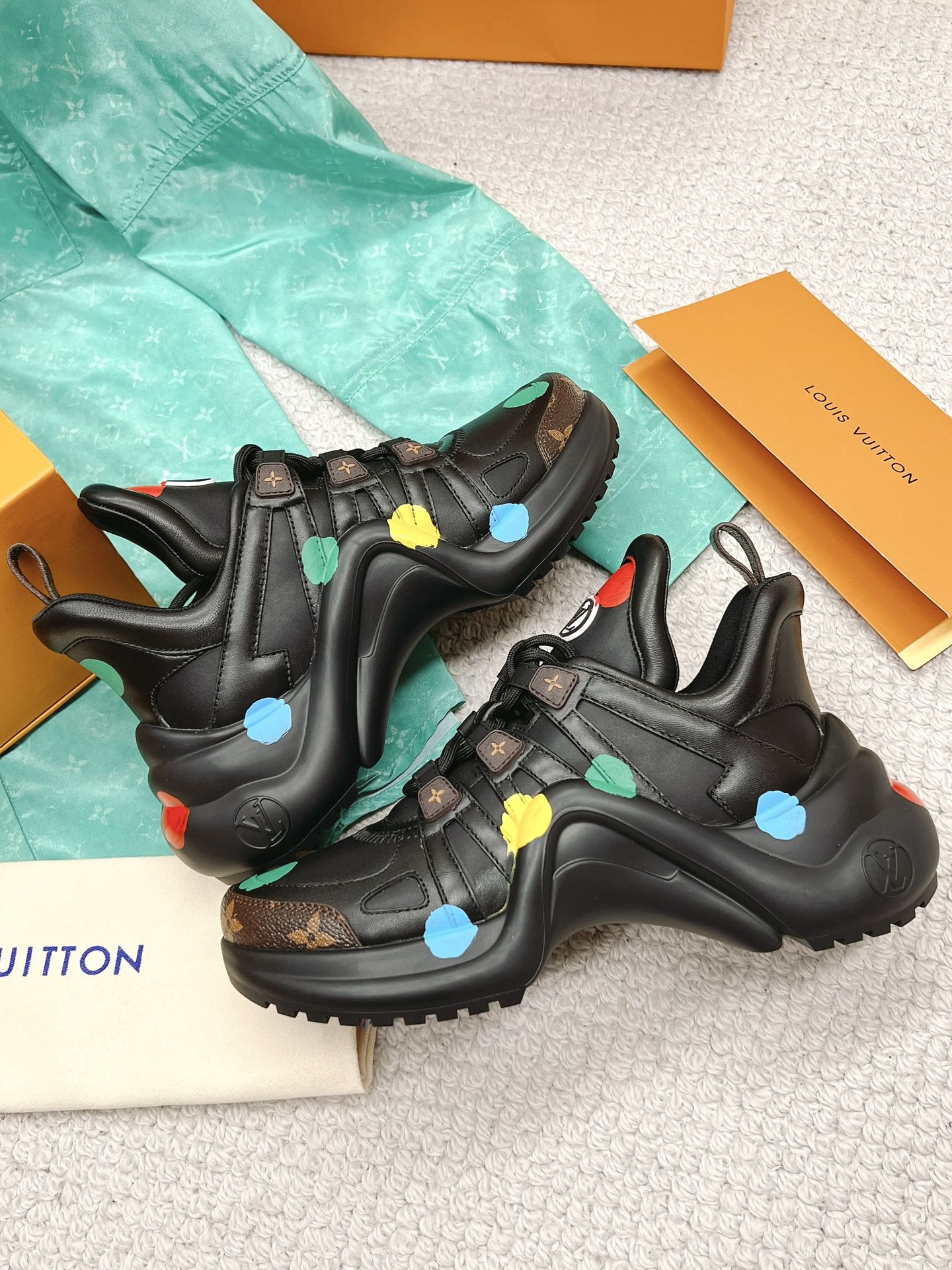 LOUIS VUITTON 2023 NEW COLOR SERIES OLD SHOES