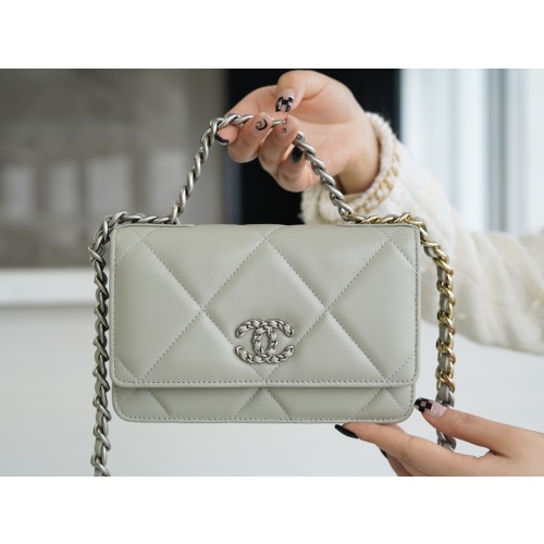 CHANEL 19 BAG WOC 22C SILVER BUCKLE LIGHT GREY