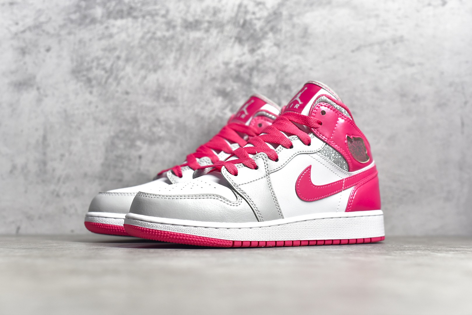 AIR JORDAN 1 MID GREY AND PINK