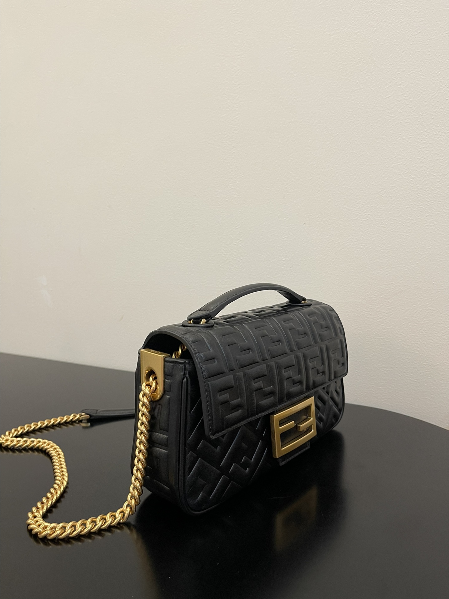 FENDI BAGUETTE CHAIN COLLECTION