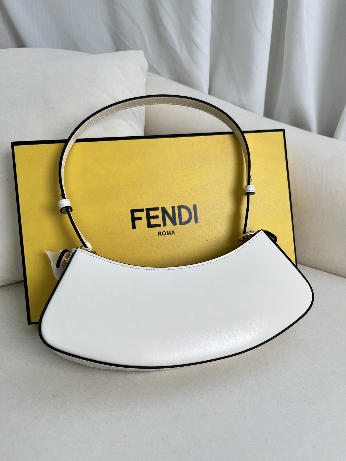 FENDI LEATHER HANDBAG MODEL NUMBER: 225