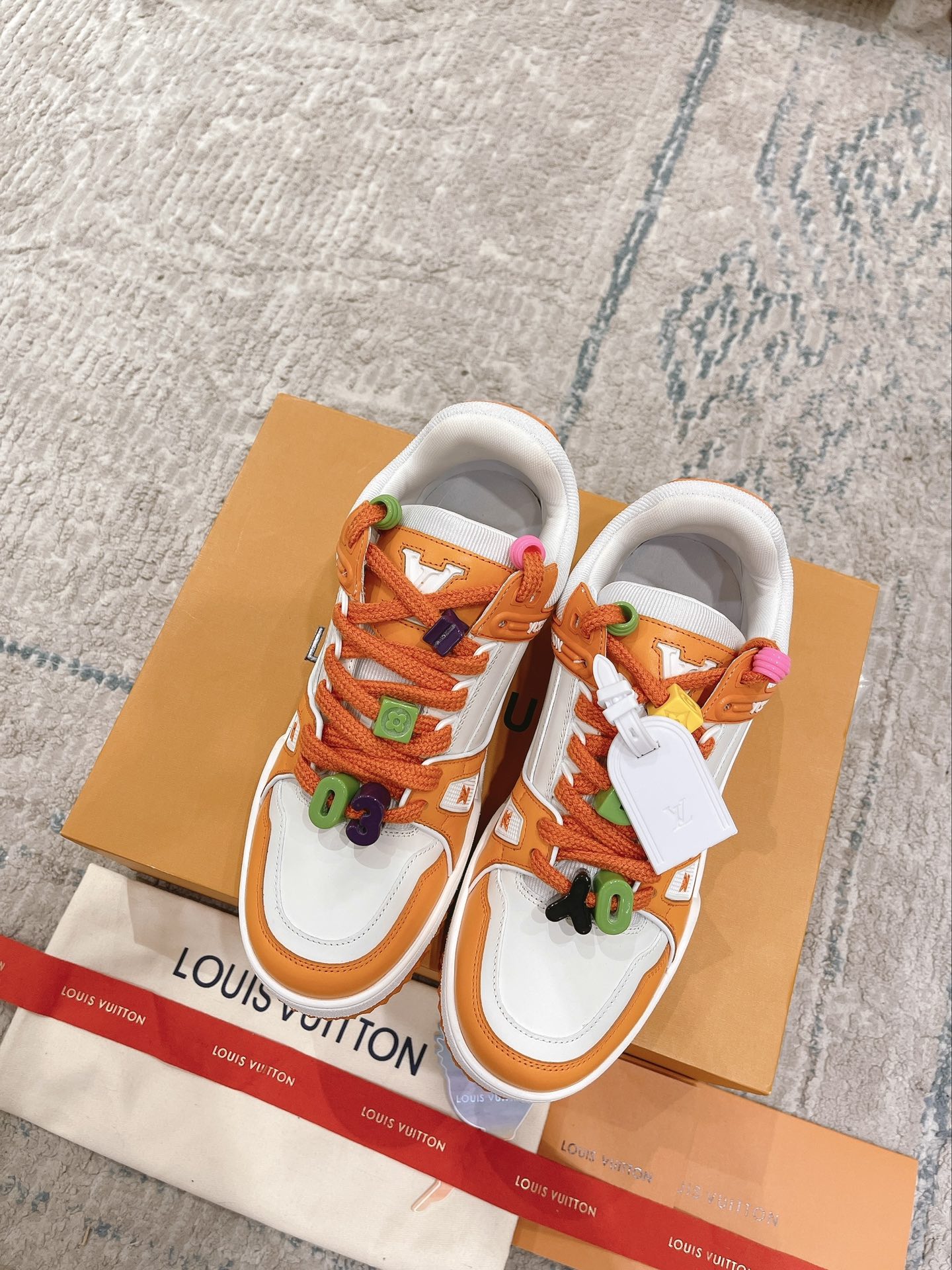 LOUIS VUITTON COUPLE MODELS DIY BUCKLE SNEAKER