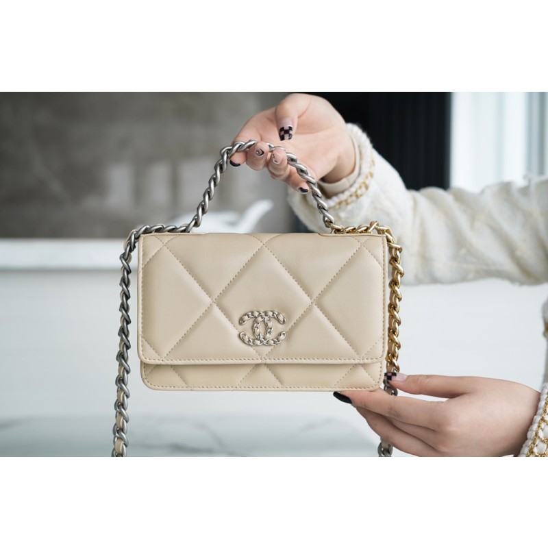 CHANEL 19 BAG WOC 22C GOLD BUCKLE LIGHT APRICOT