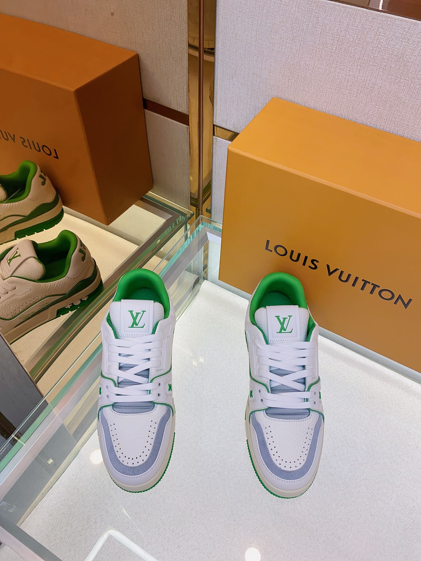 LOUIS VUITTON TRAINER SNEAKERS