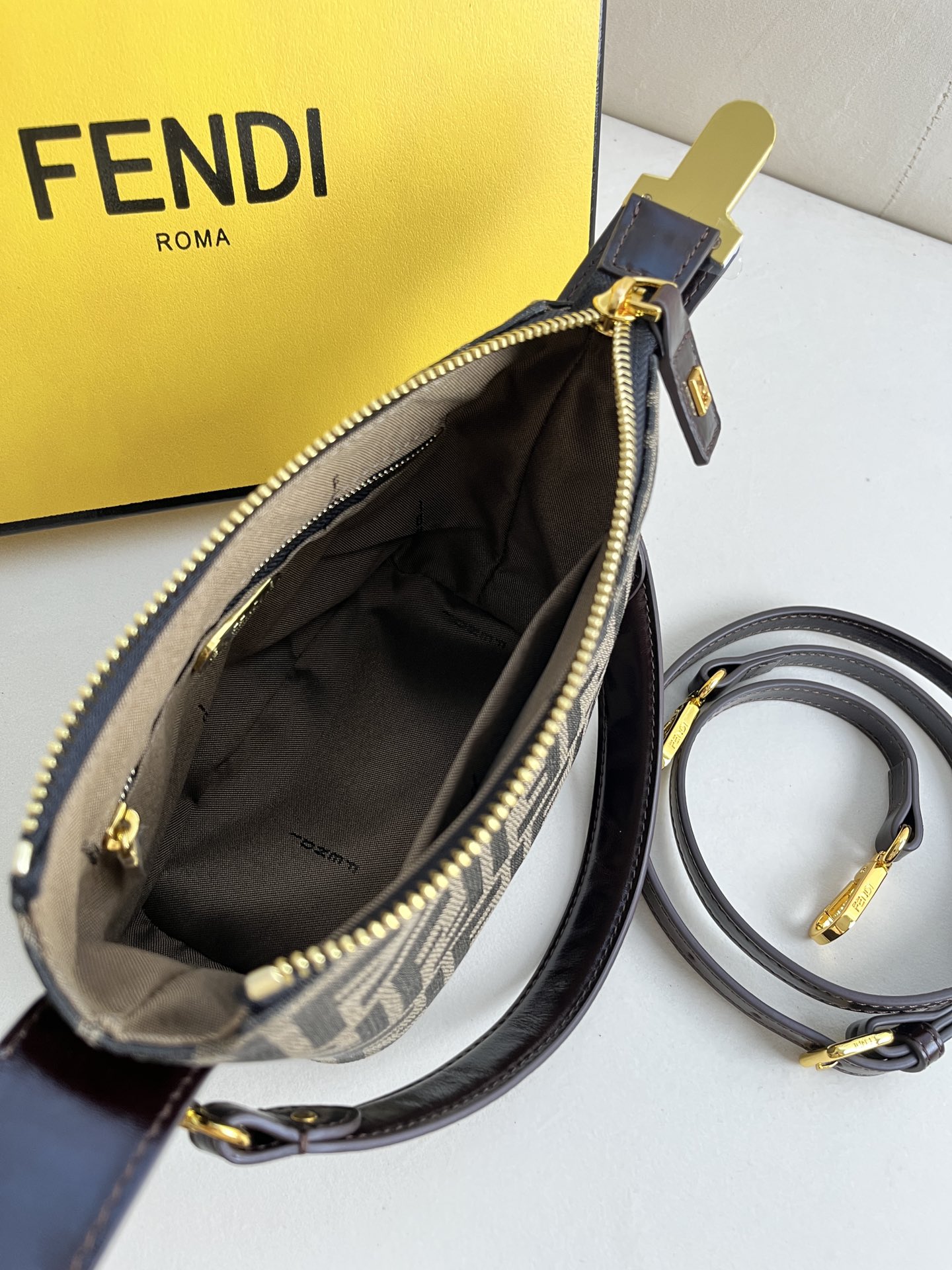 FENDI CLASSIC OLD FLOWER MAHJONG BAG MODEL NUMBER: 889