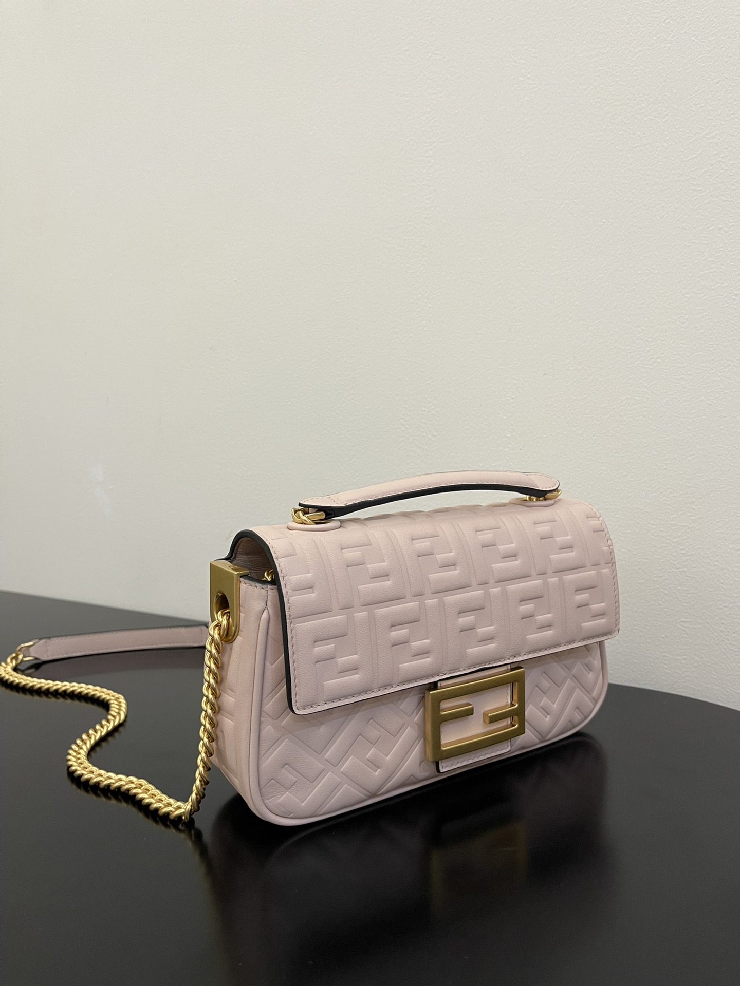 FENDI BAGUETTE CHAIN COLLECTION