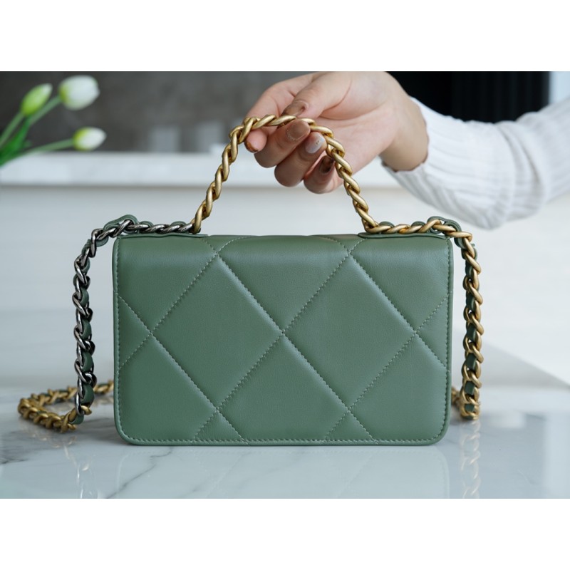 CHANEL 19 BAG WOC 22C GOLD BUCKLE MATCHA GREEN