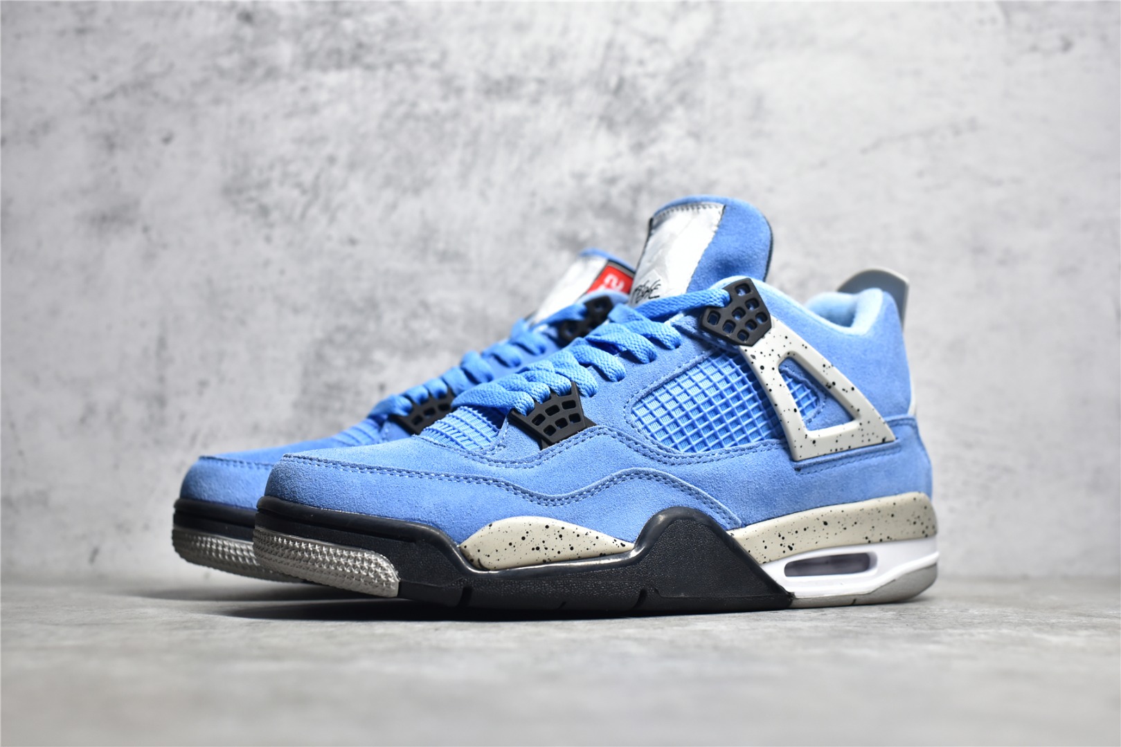 AIR JORDAN 4 UNIVERSITY BLUE