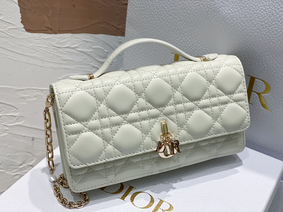 DIOR LADY DIOR PEARL CLUTCH BAG