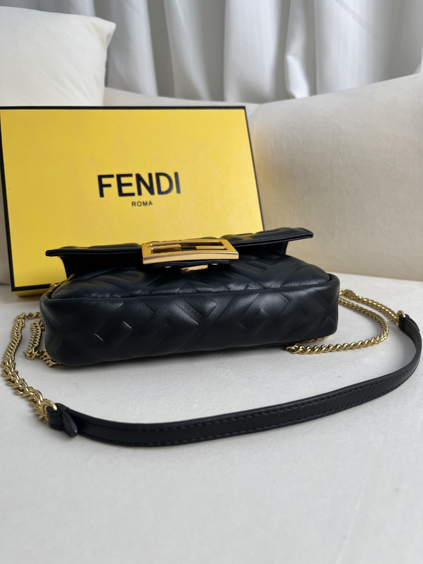 FENDI BAGUETTE LEATHER HANDBAG MODEL NUMBER: 212