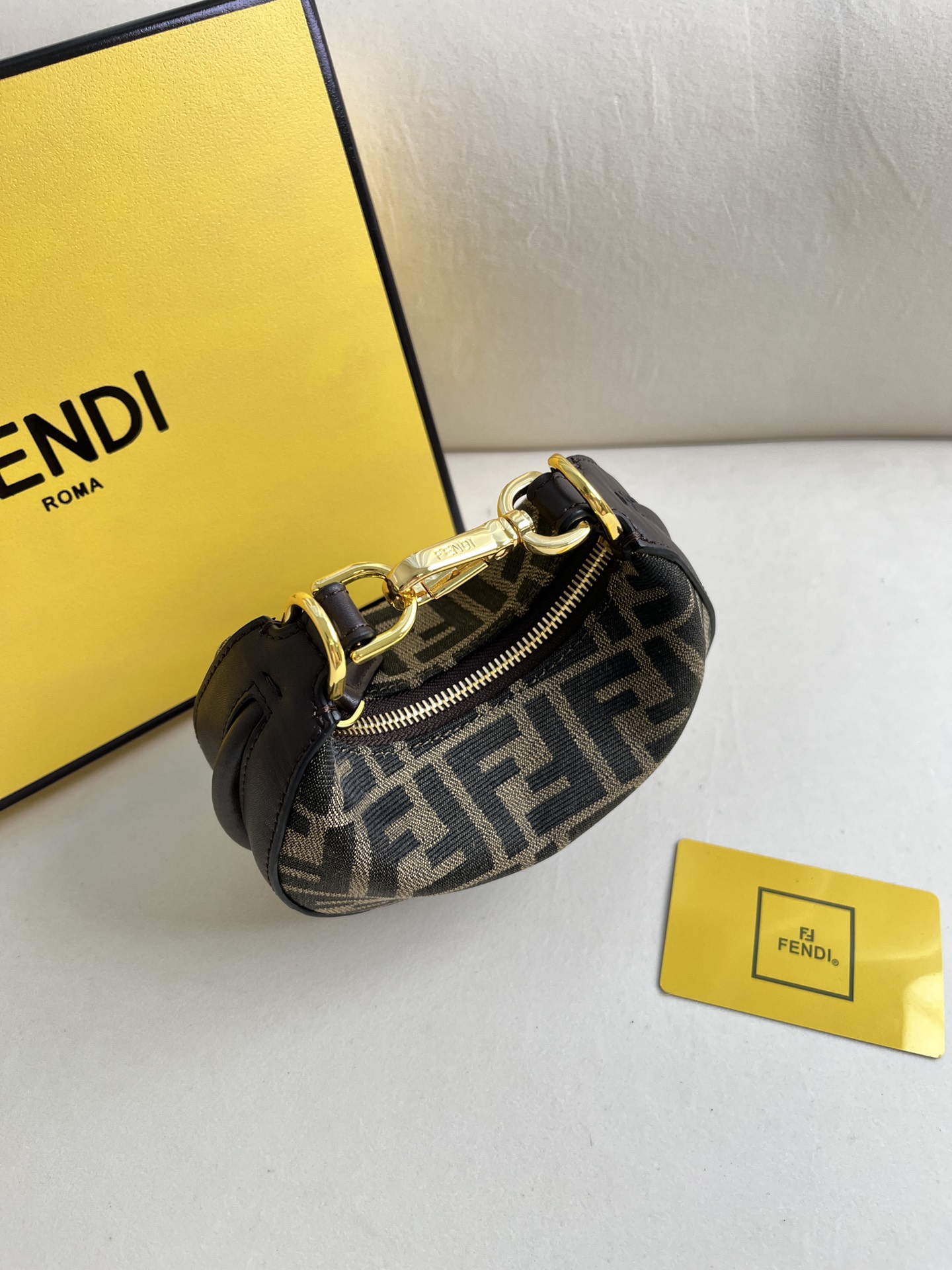 FENDI PRAPHY UNDERARM BAG OLD FLOWER SMALL SIZE MODEL: 206