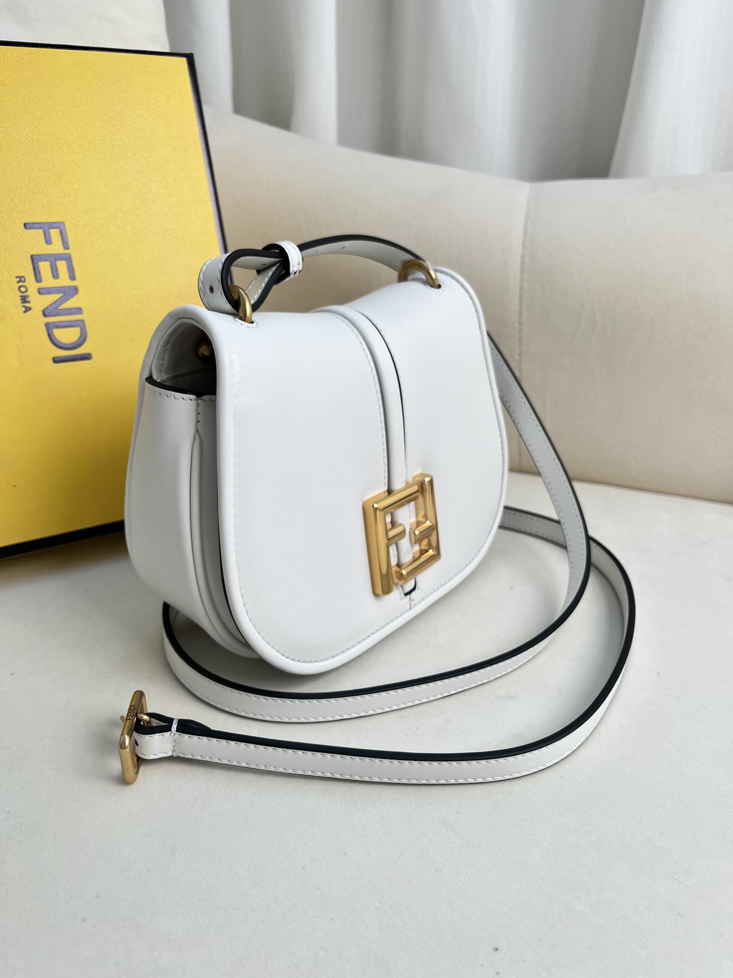 FENDI CMON SMALL HANDBAG MODEL: 508