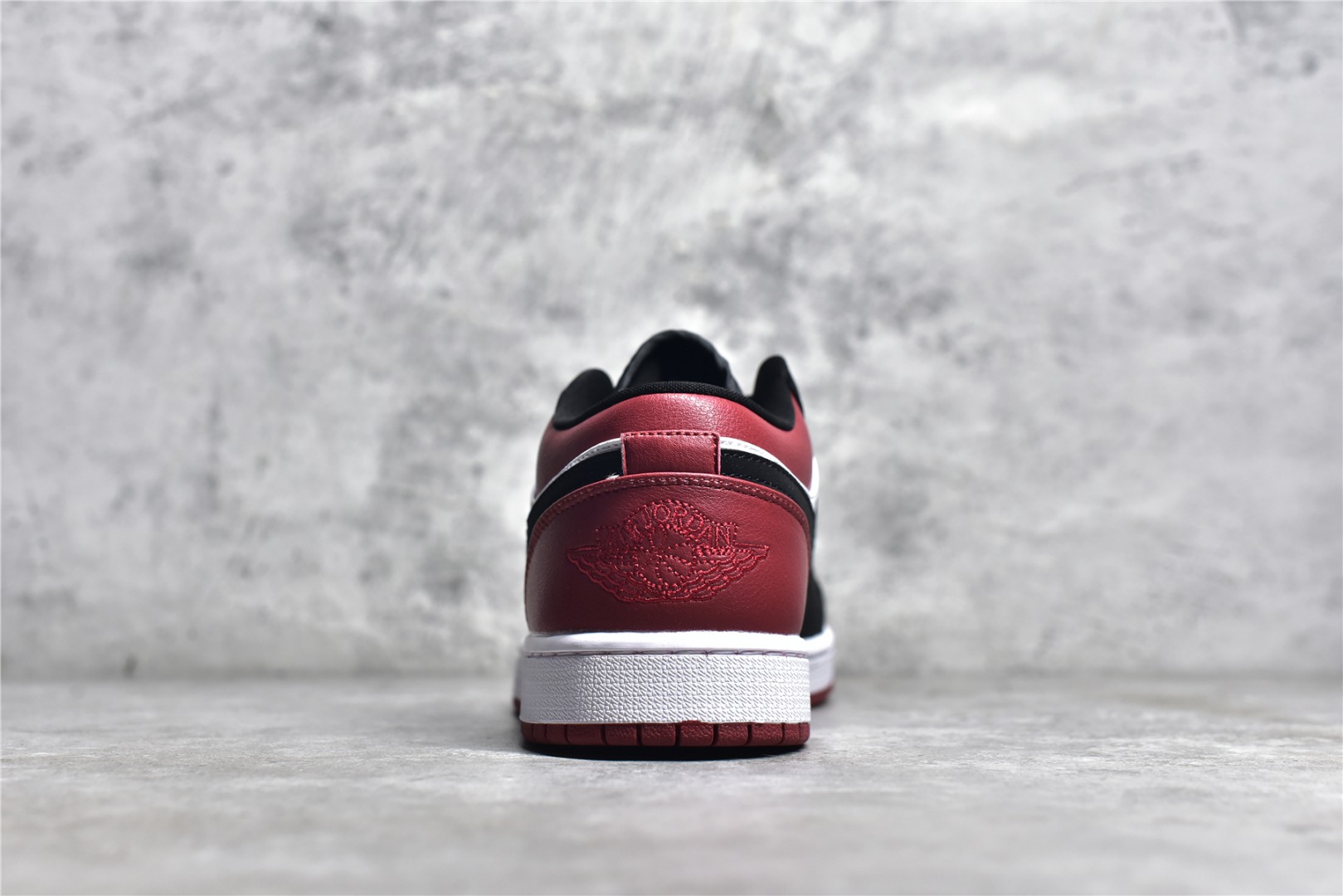 AIR JORDAN AJ1 LOW TOP BLACK WHITE RED