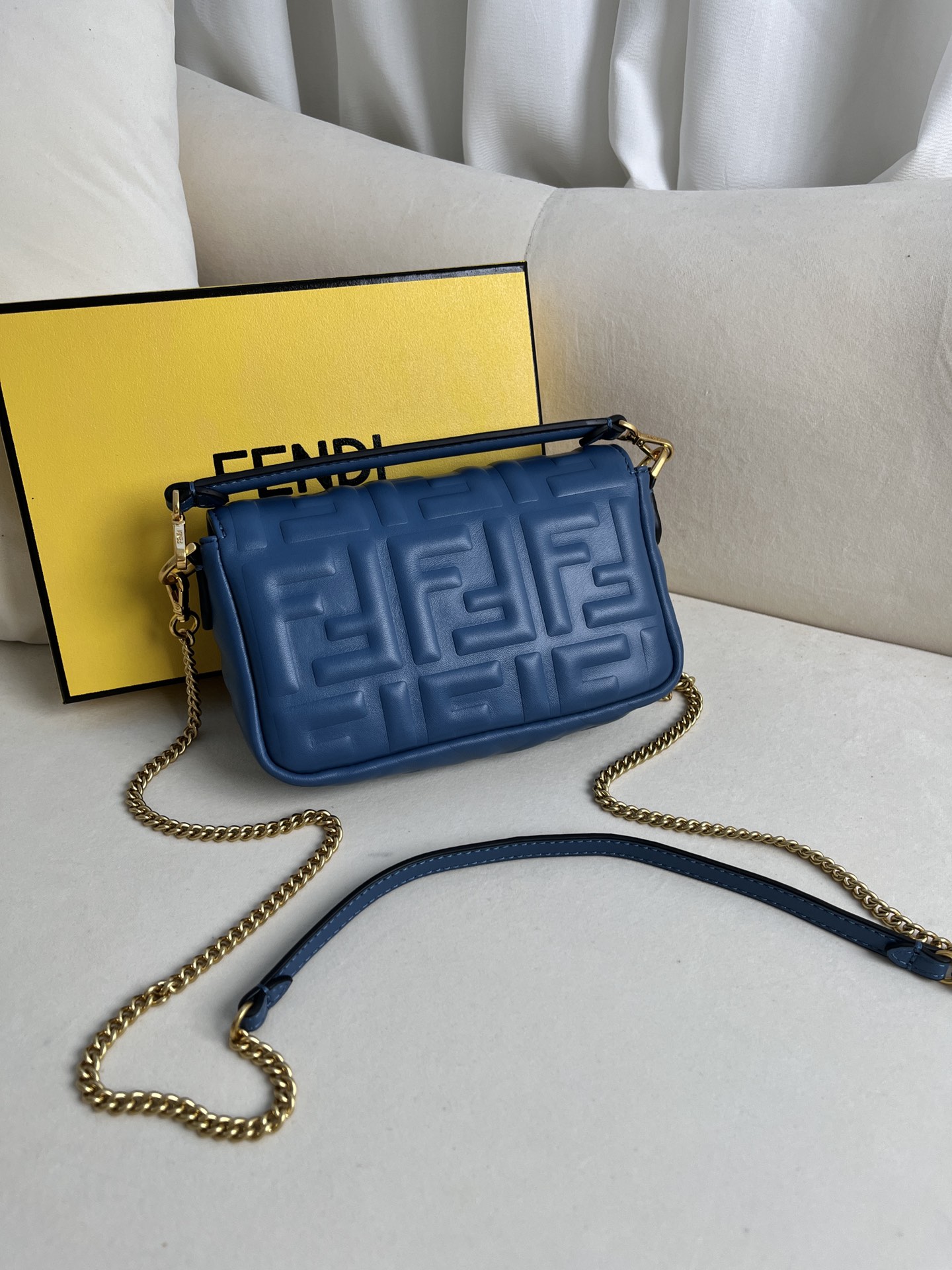 FENDI BAGUETTE LEATHER HANDBAG MODEL NUMBER: 212