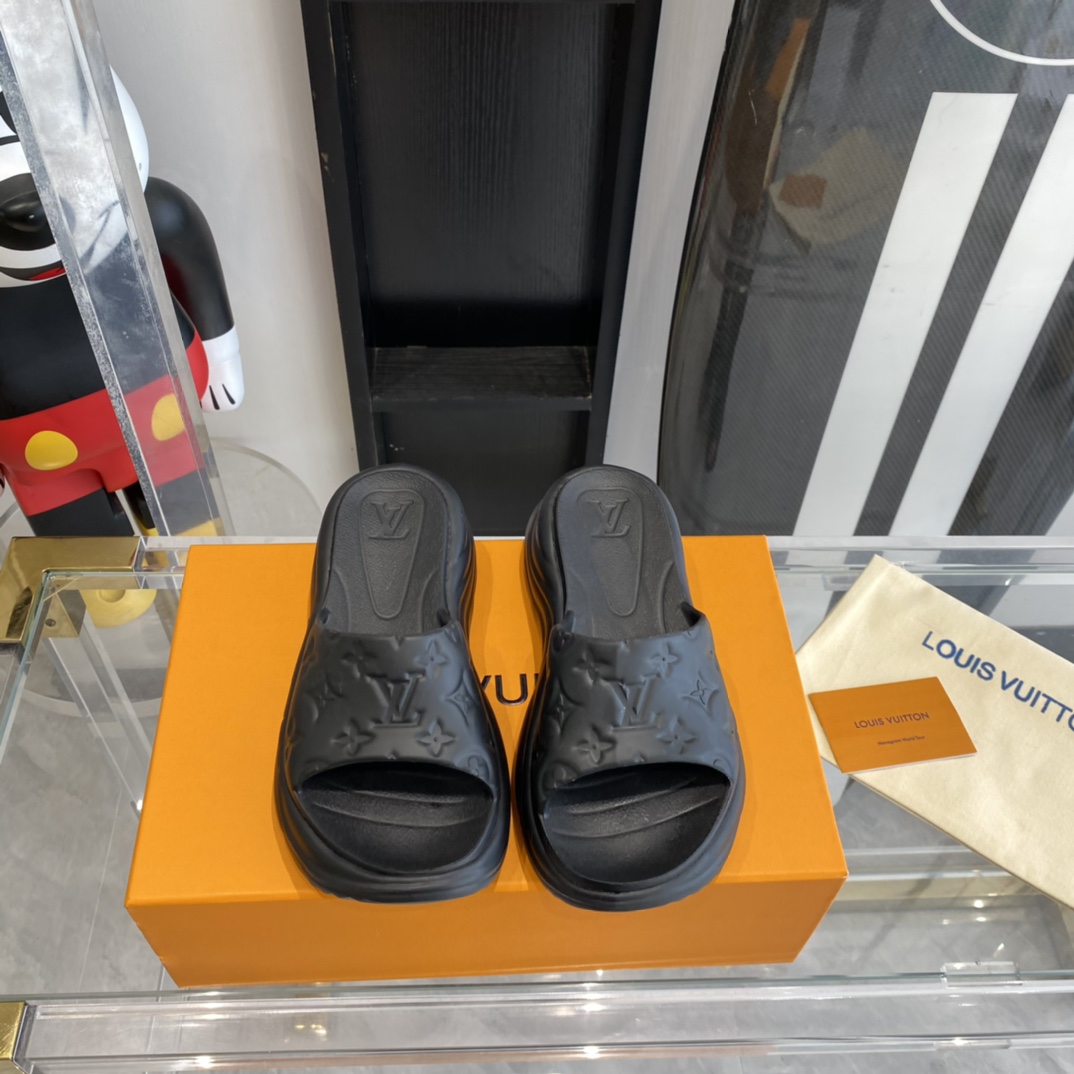 LOUIS VUITTON PLATFORM SLIPPERS POOL PILLOW COMFORT WILL ENTER THE SERIES