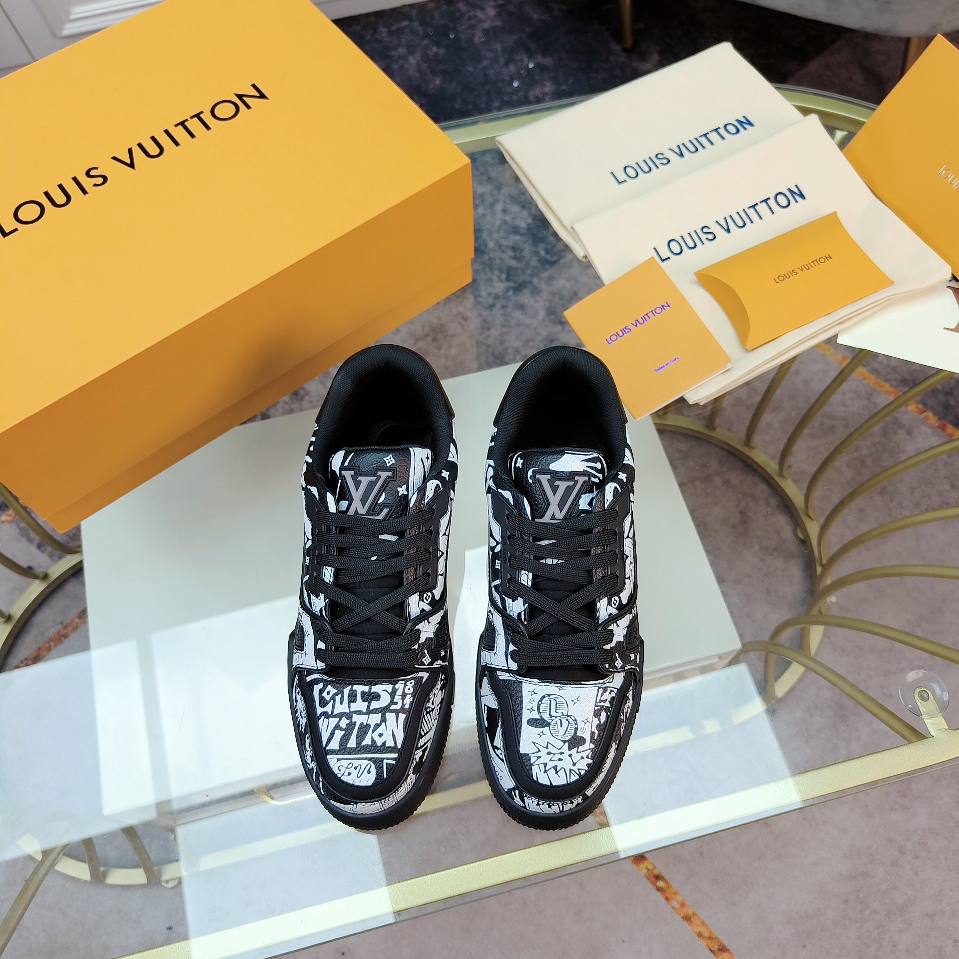 LOUIS VUITTON TRAINER SNEAKERS