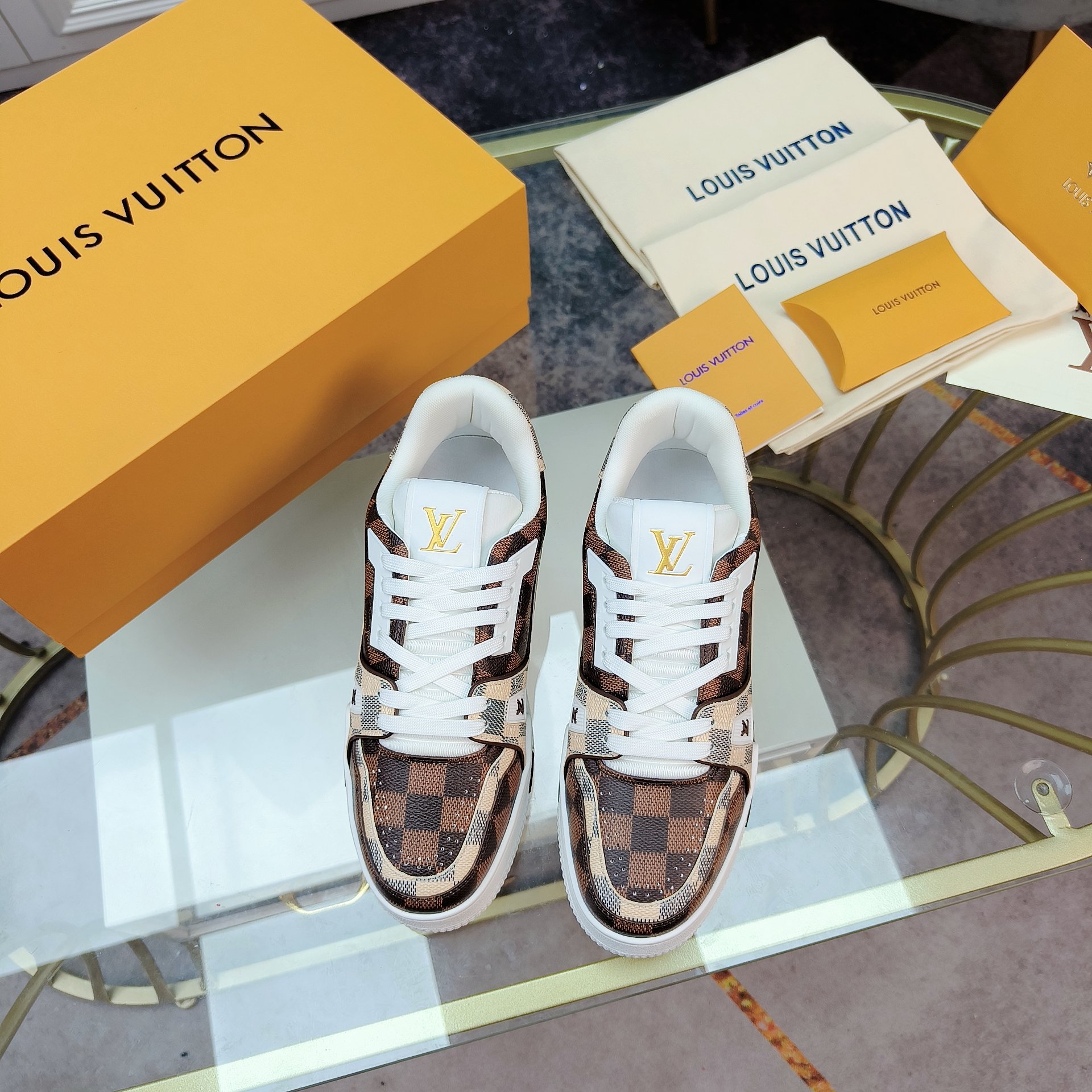 LOUIS VUITTON TRAINER SNEAKERS