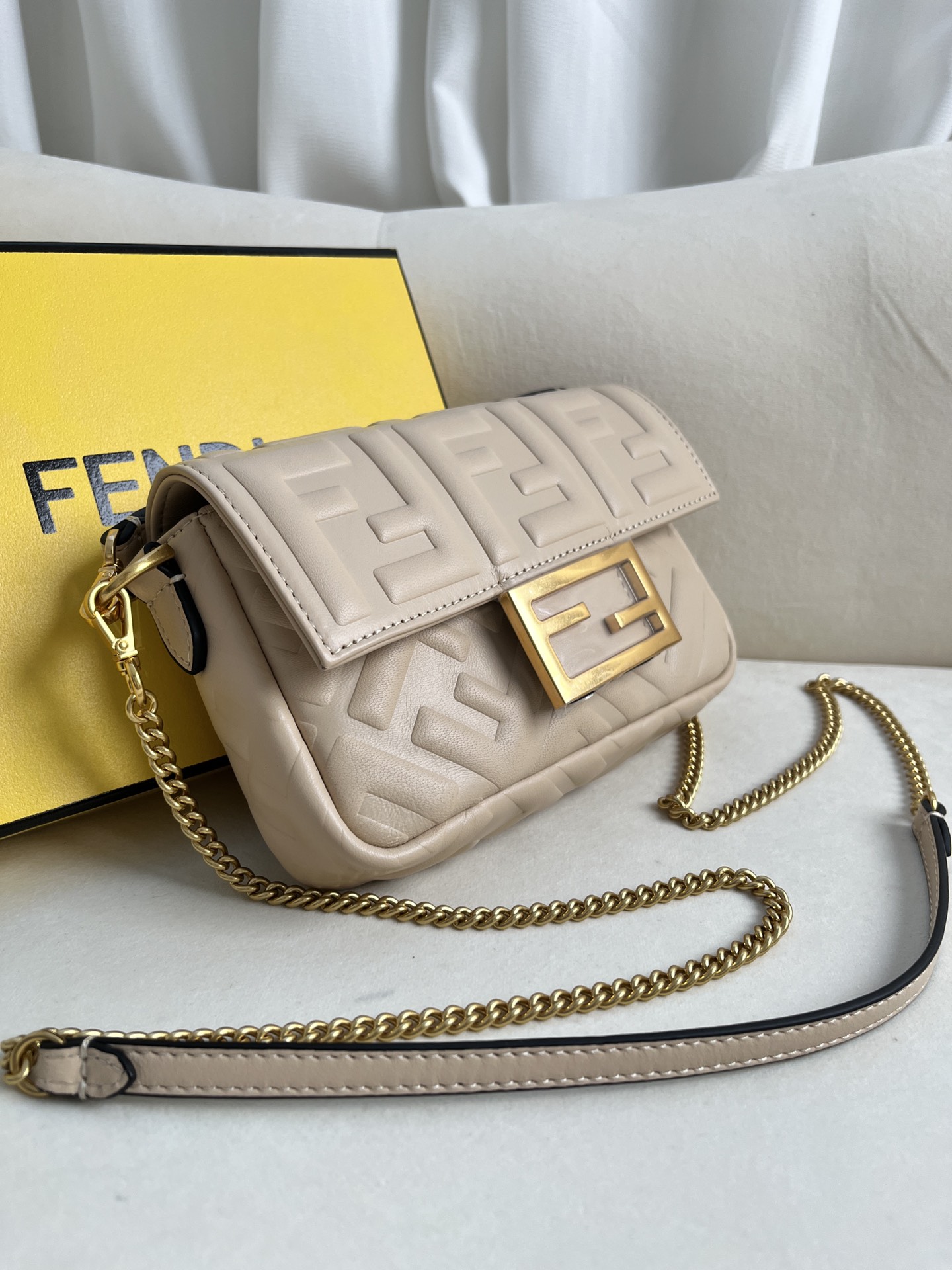 FENDI BAGUETTE LEATHER HANDBAG MODEL NUMBER: 212