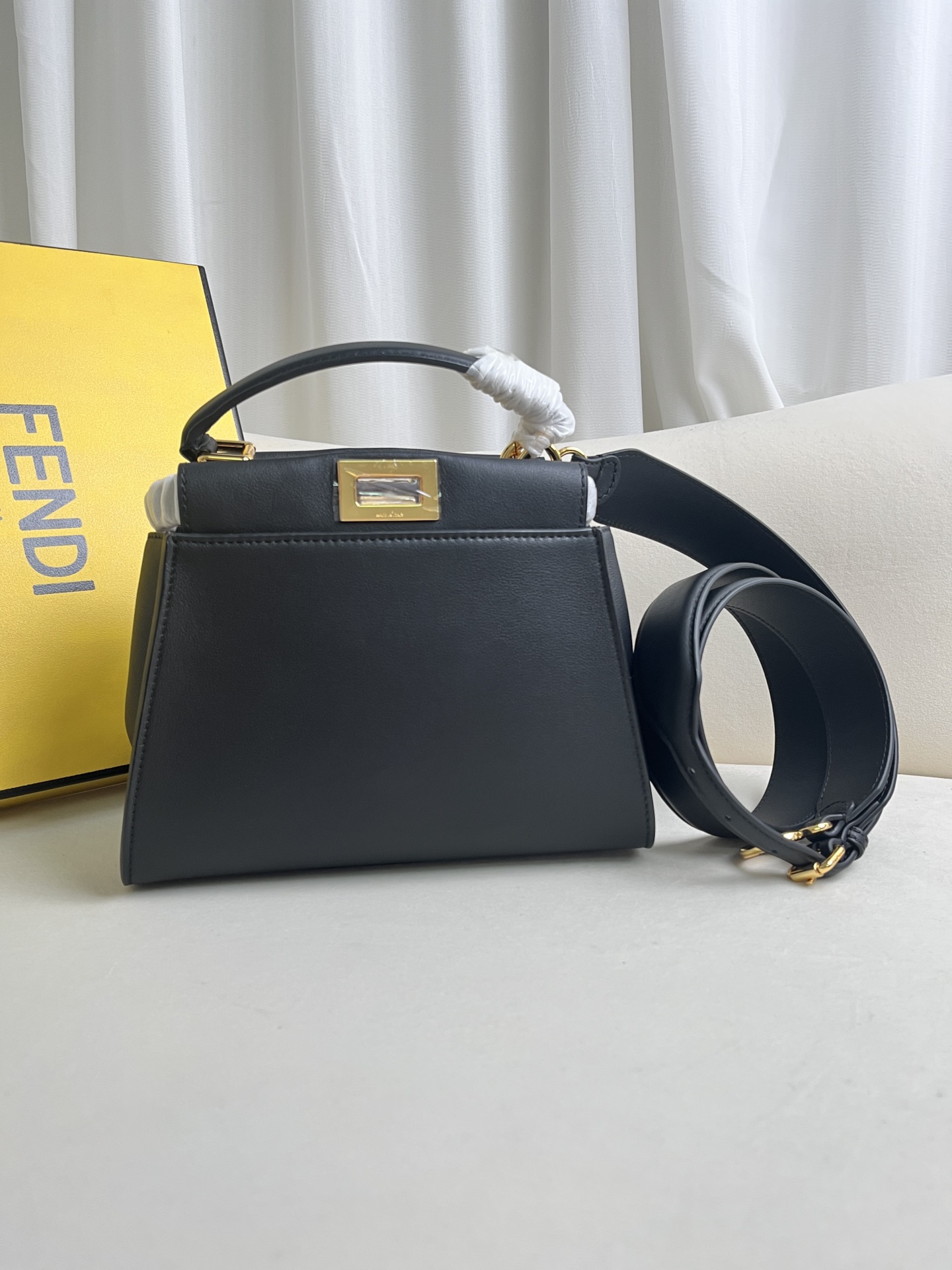 FENDI PEEKABO Art. No.:017