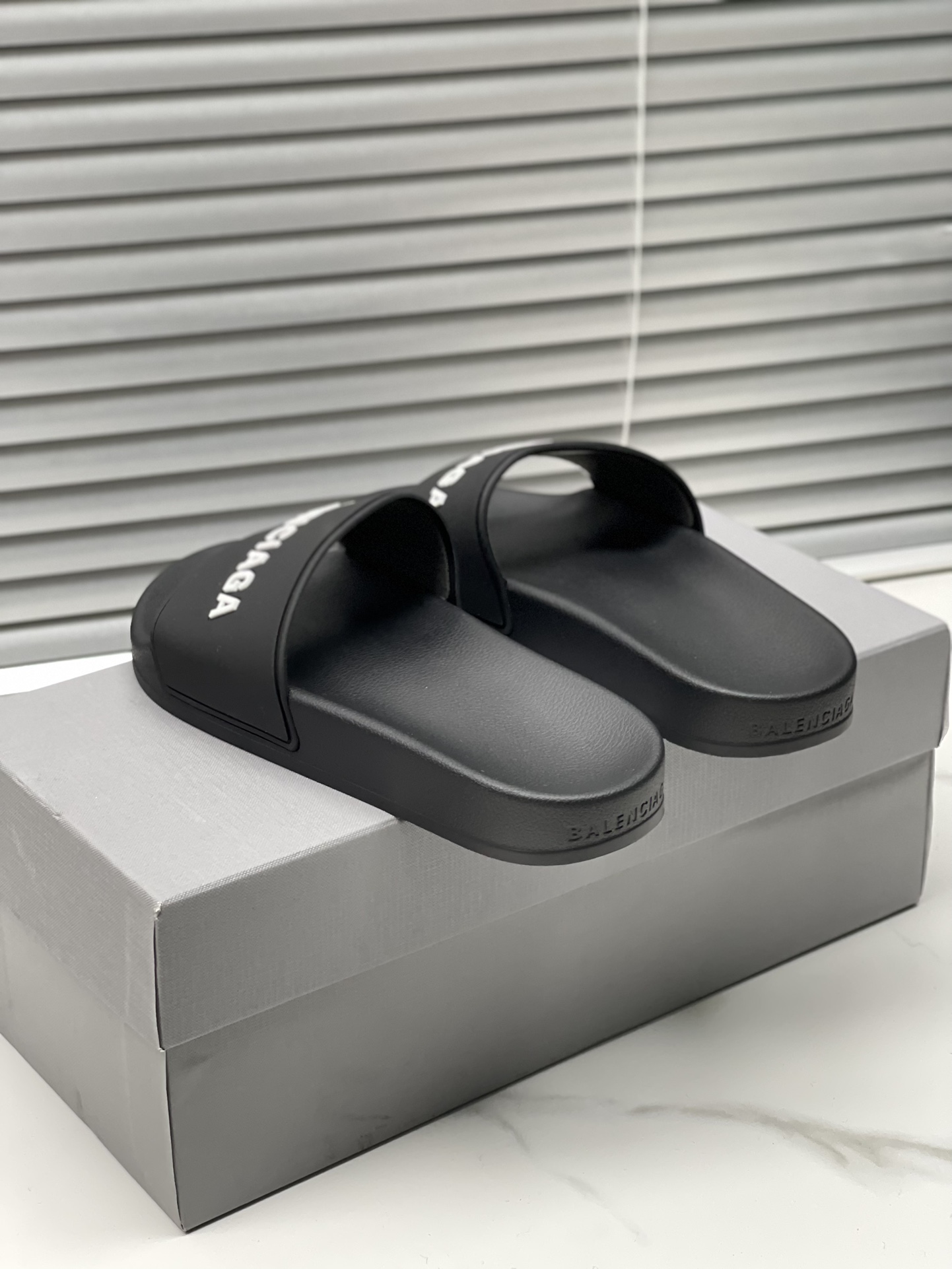 BALENCIAGA 2023 TRENDY SLIPPERS