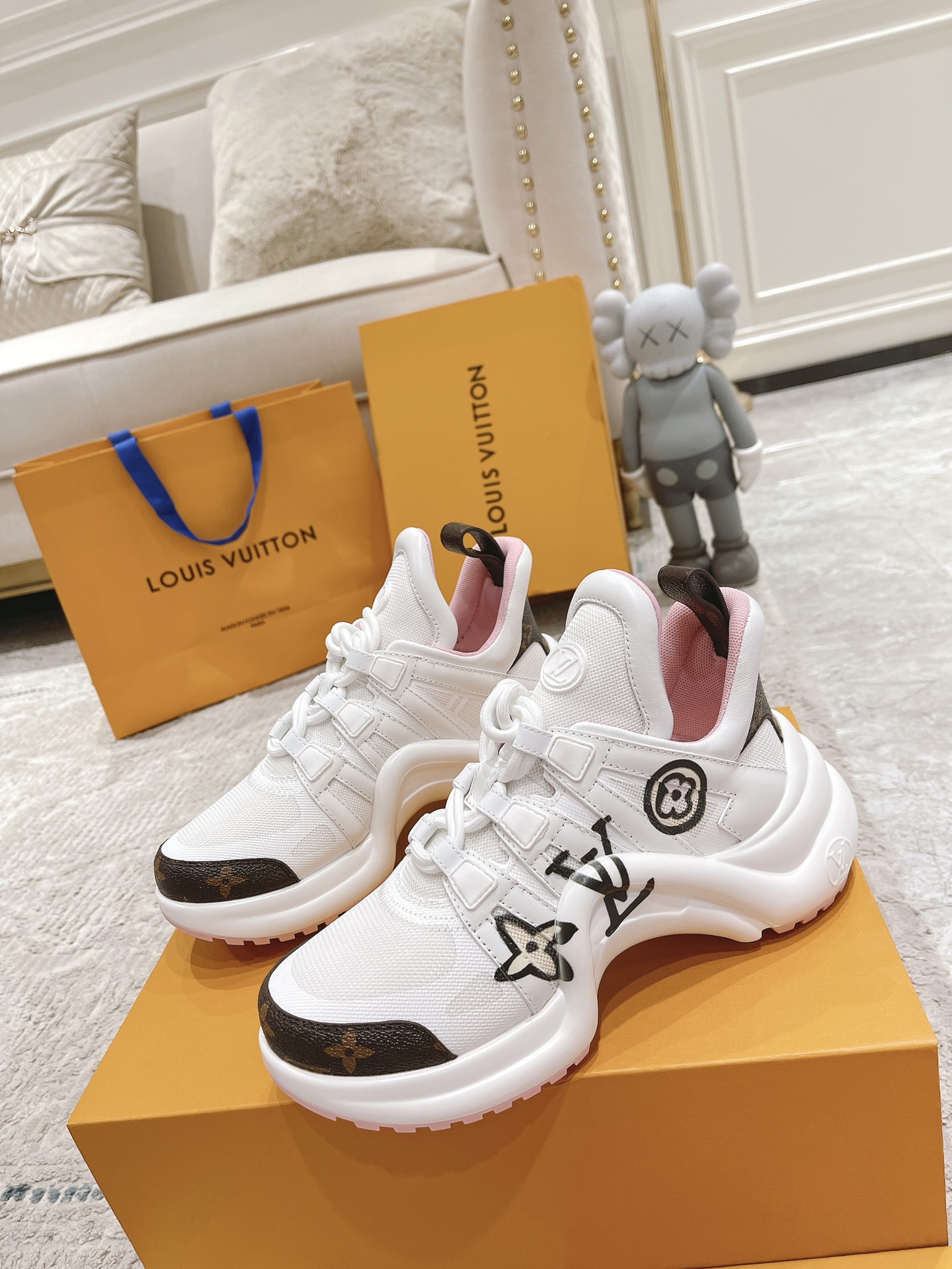 LOUIS VUITTON ARCHLIGHT DONKEY BRAND LOUIS VUITTON CASUAL SPORTS DAD SHOES