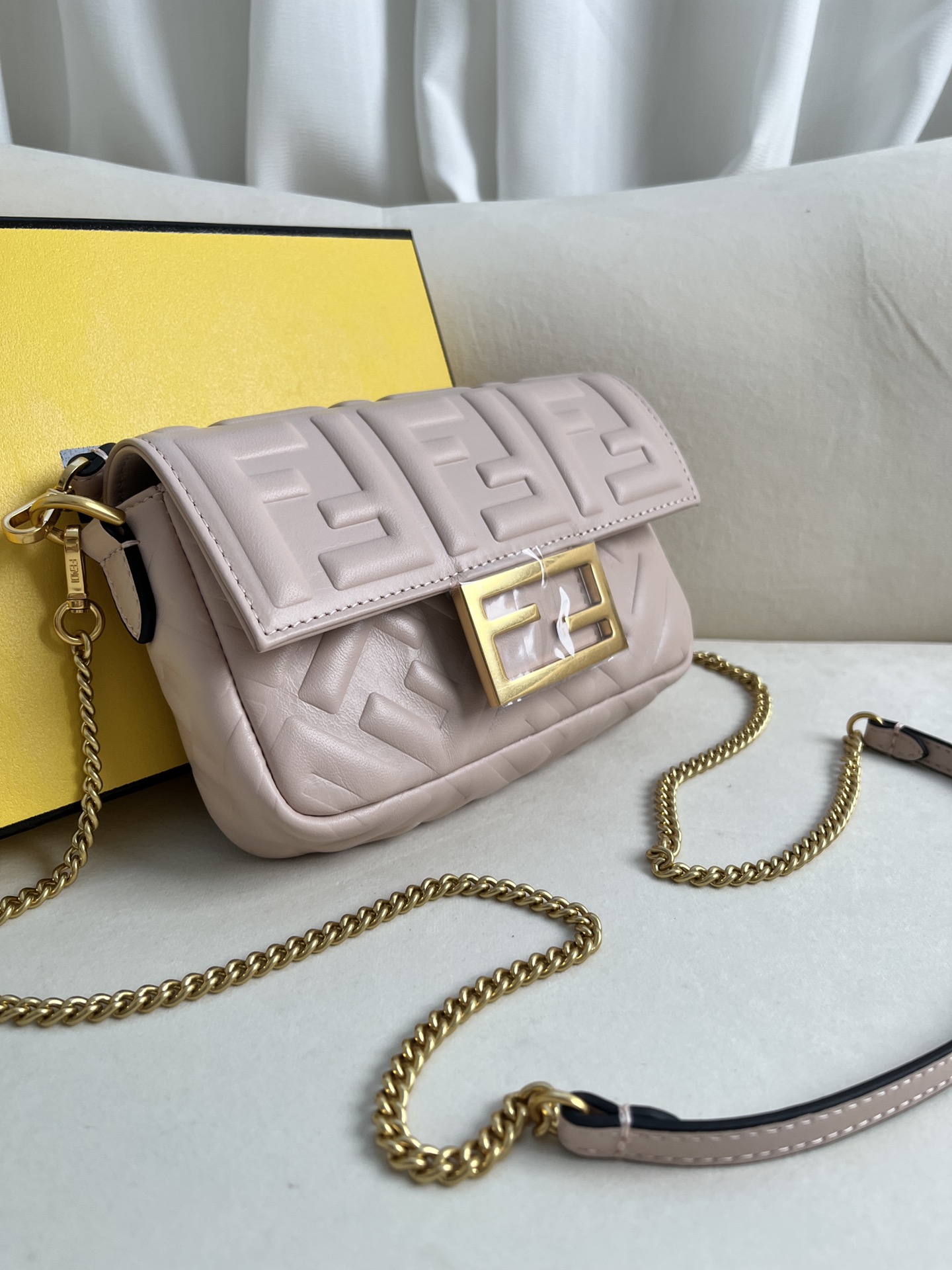 FENDI BAGUETTE LEATHER HANDBAG MODEL NUMBER: 212