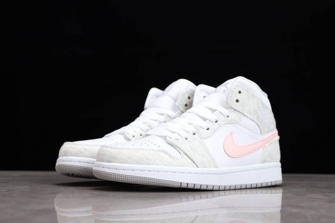 AIR JORDAN 1 MILD WHITE AND GREY POWDER