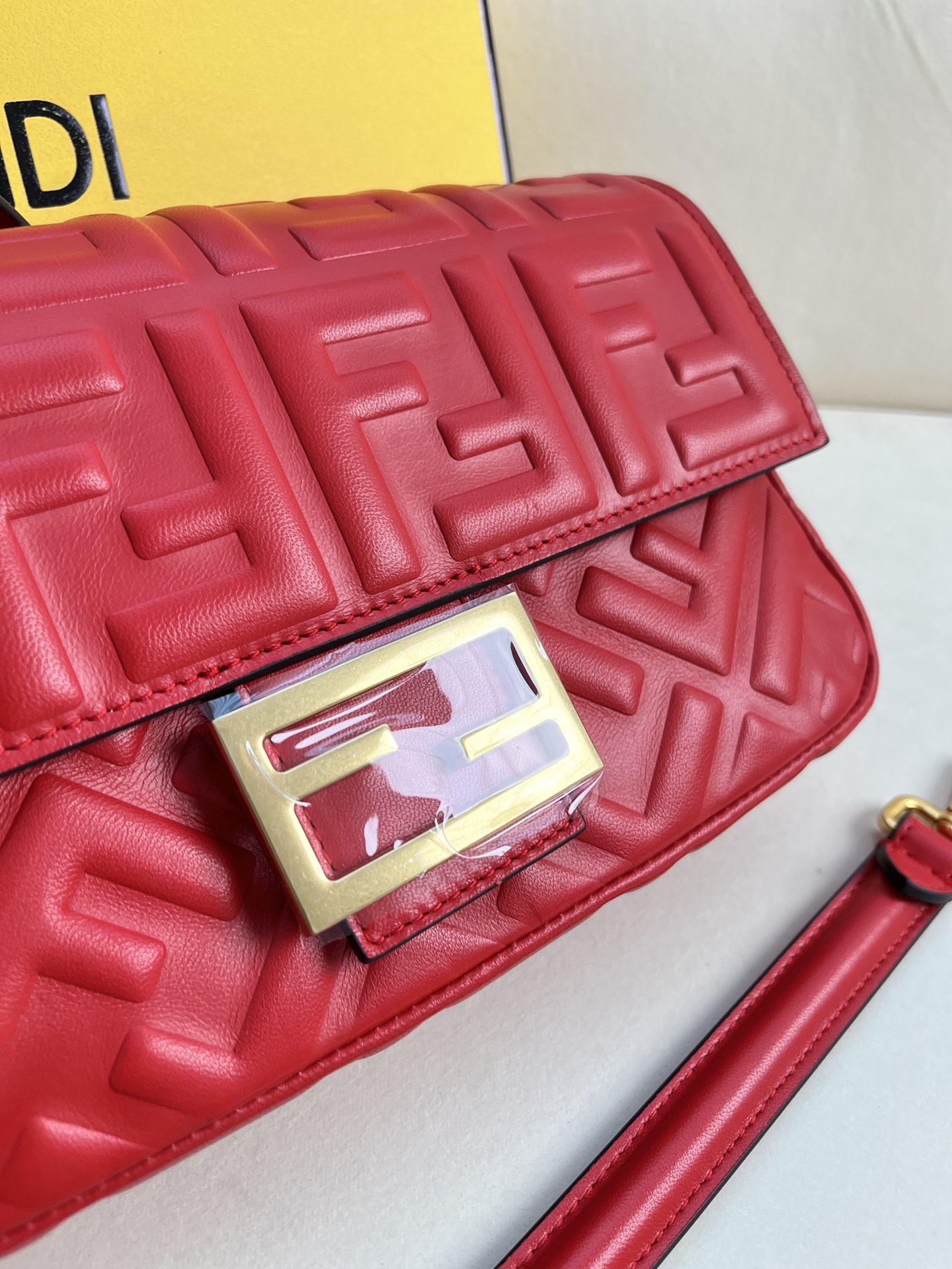 FENDI BAGUETTE LEATHER HANDBAG MODEL NUMBER: 211