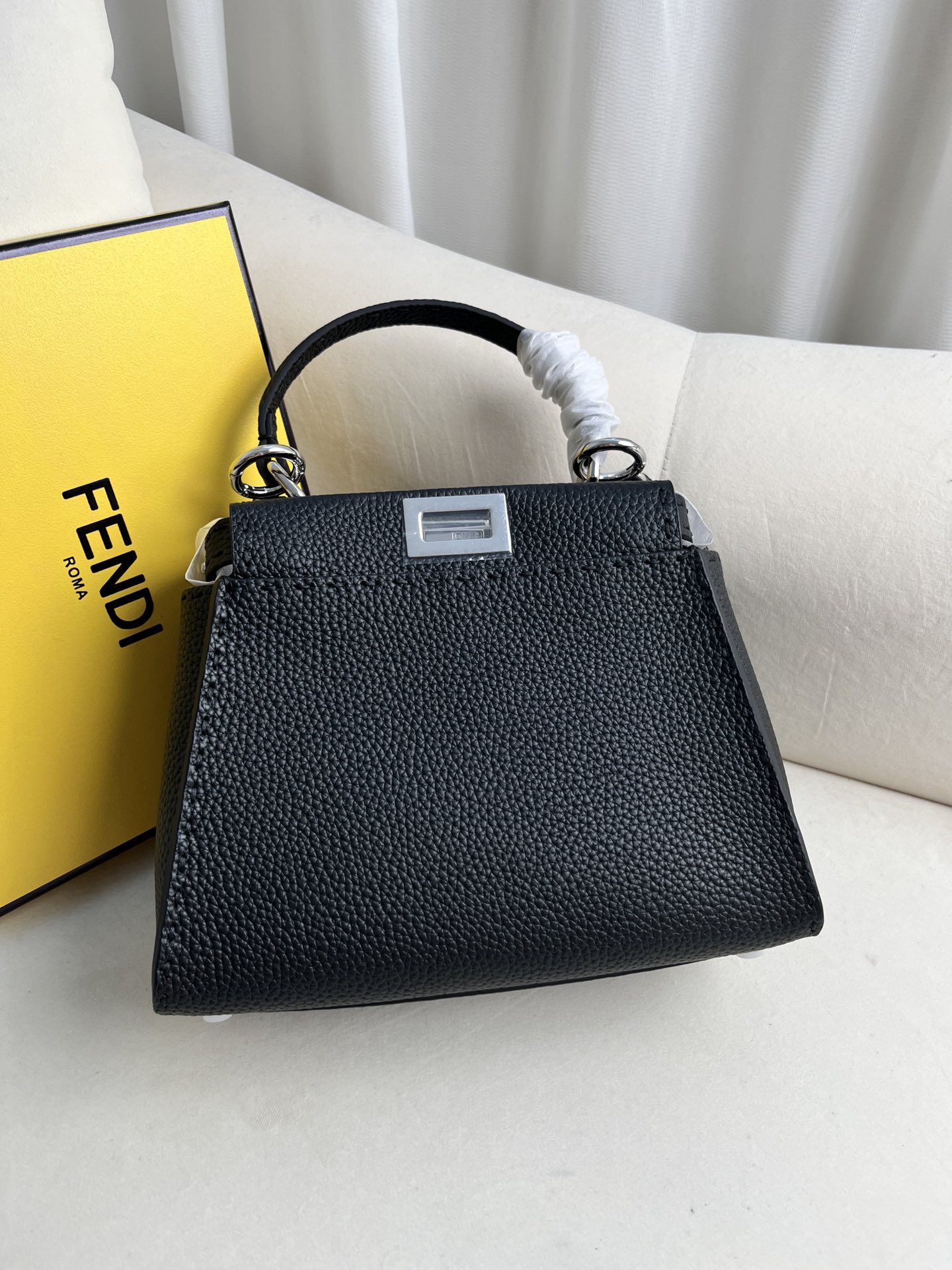 FENDI PEEKABOO ART. NO.: 8BN266