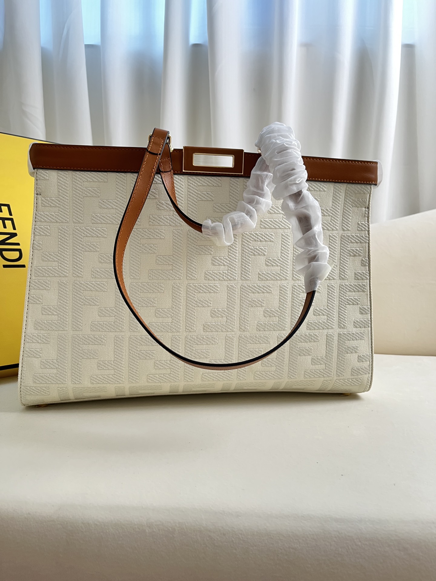 FENDI PRAPHY UNDERARM BAG SMALL WHITE