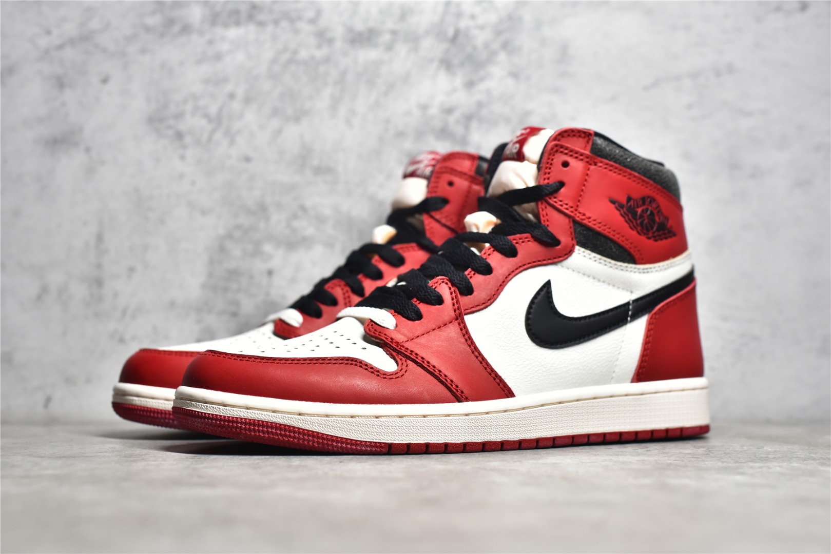 AIR JORDAN 1 RETRO HIGH OG 'LOST FOUND' VINTAGE CHICAGO