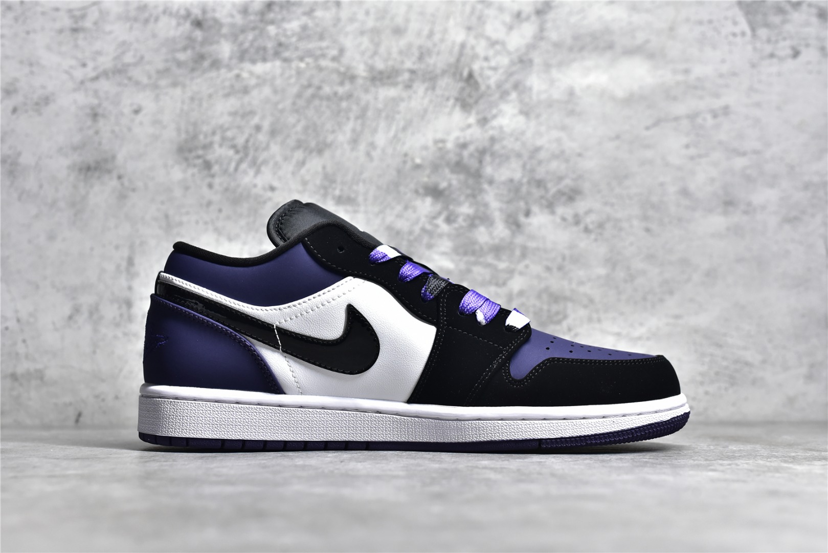 AIR JORDAN AJ1 LOW TOP BLACK WHITE PURPLE