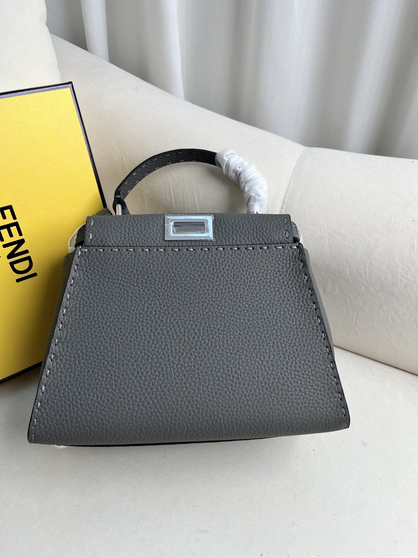 FENDI PEEKABOO ART. NO.: 8BN266