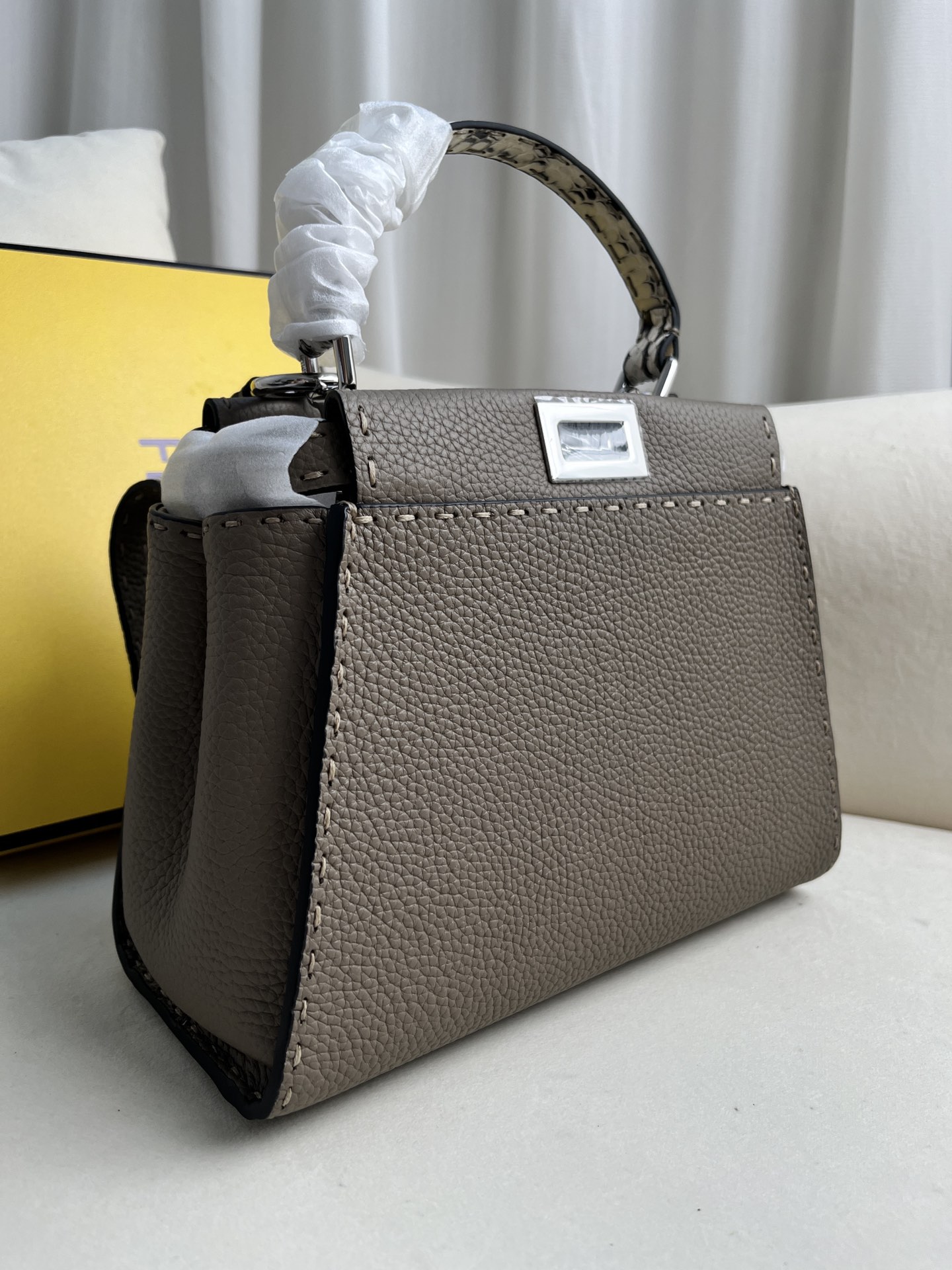 FENDI PEEKABOO AER. NO.: 8BN266