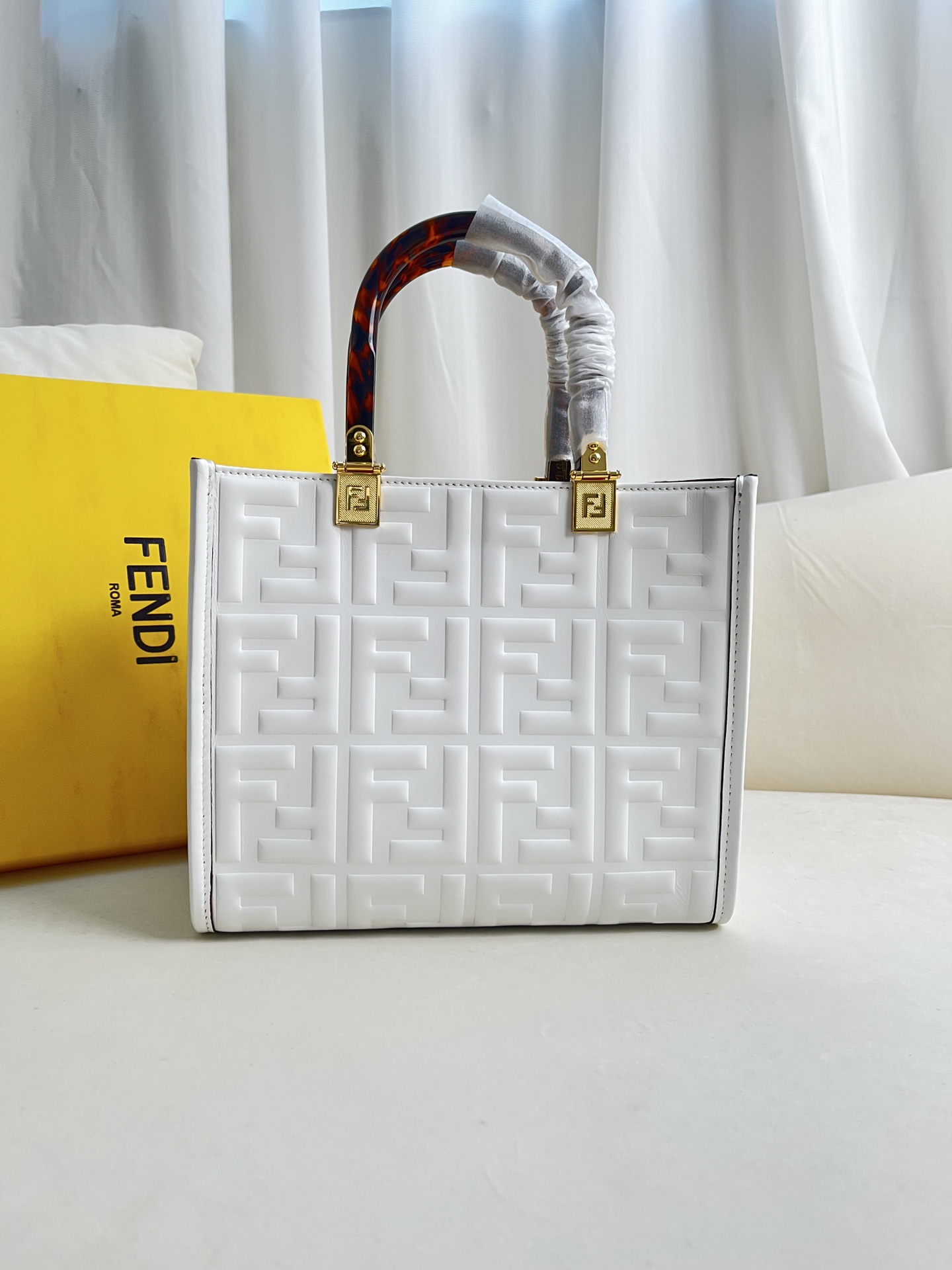 FENDI SUNSHINE SMALL HANDBAG