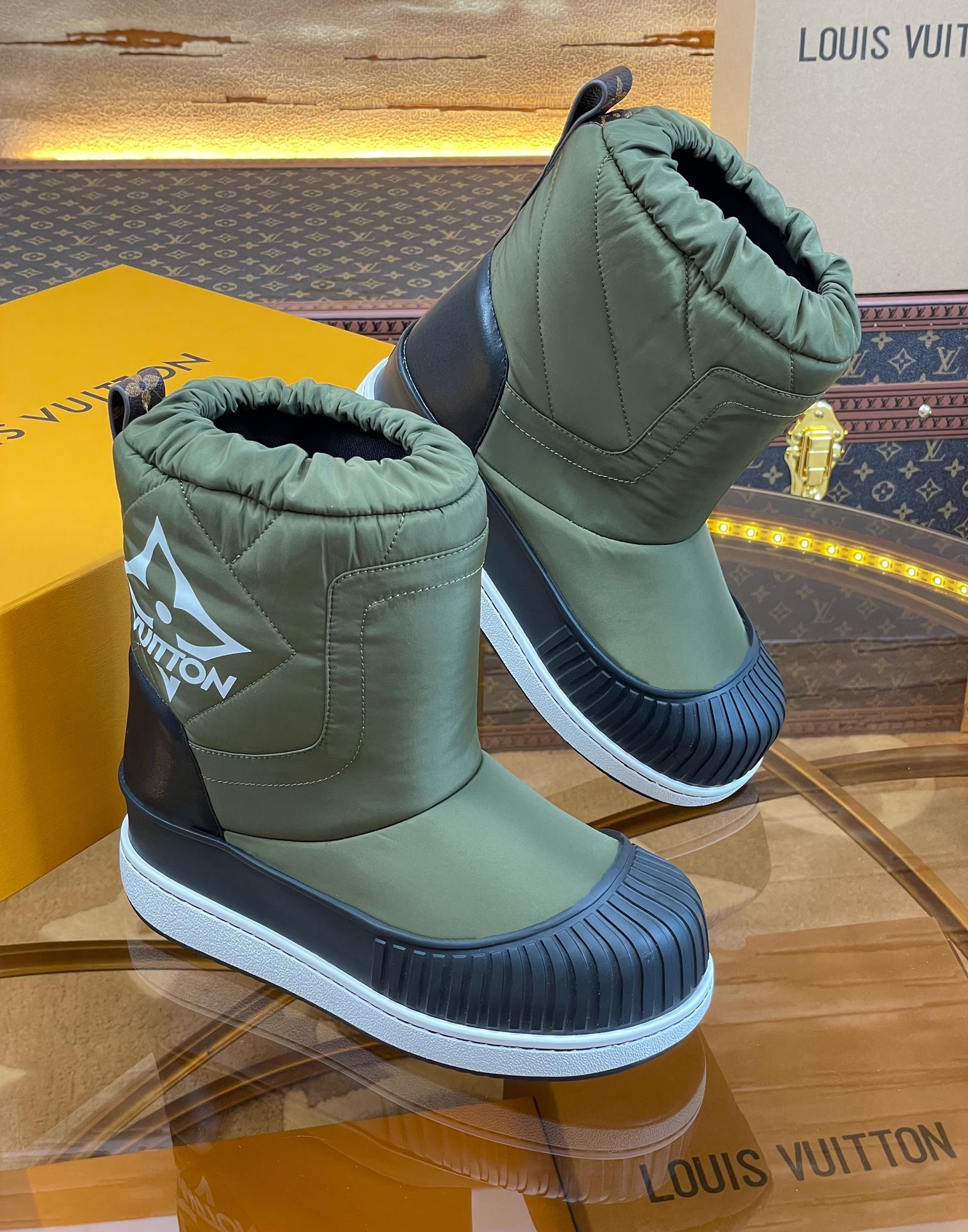 LOUIS VUITTON SNOW BOOTS