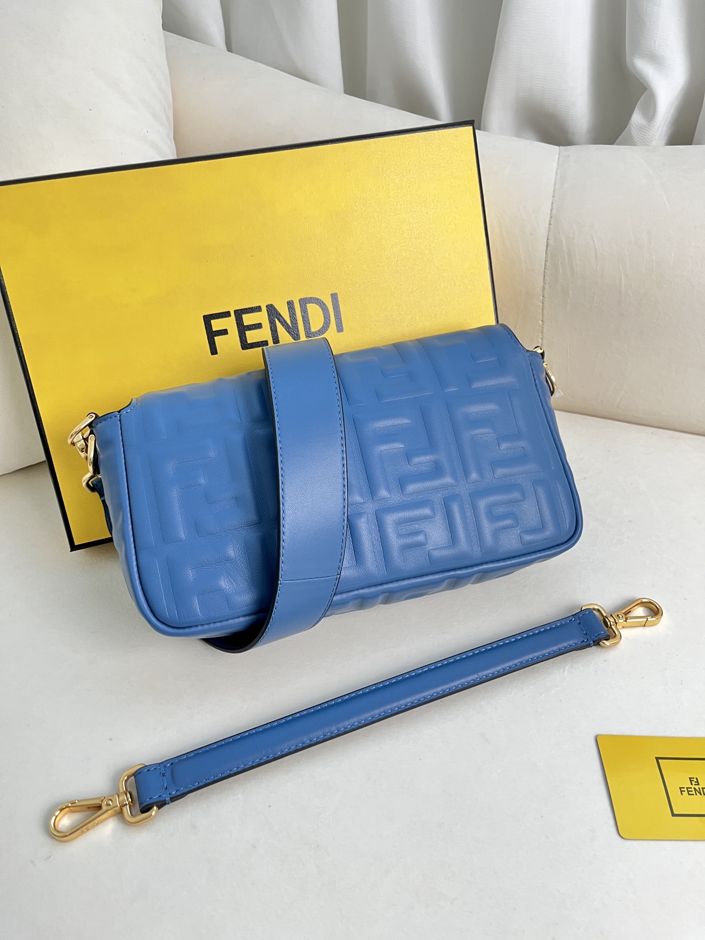 FENDI BAGUETTE LEATHER HANDBAG MODEL NUMBER: 211