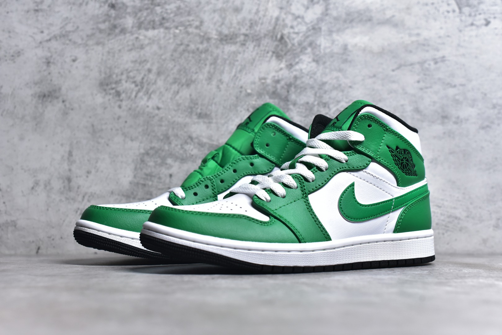 AIR JORDAN 1 MID WHITE GREEN