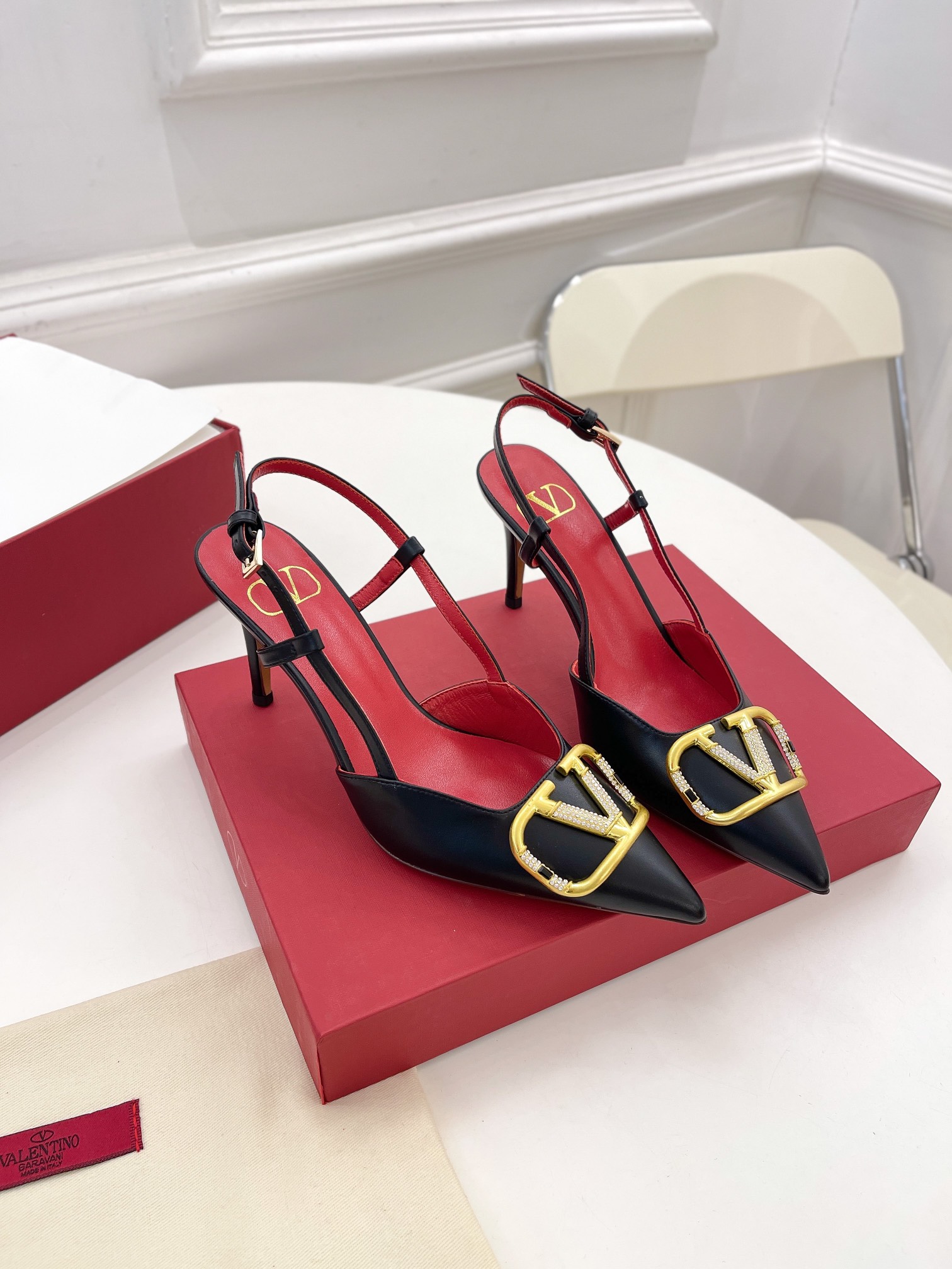 VALENTINO 2021/SS NEW VALENTINO 2022 SPRING AND SUMMER NEW LARGE V DIAMOND BUCKLE HIGH HEELS ON THE NEW