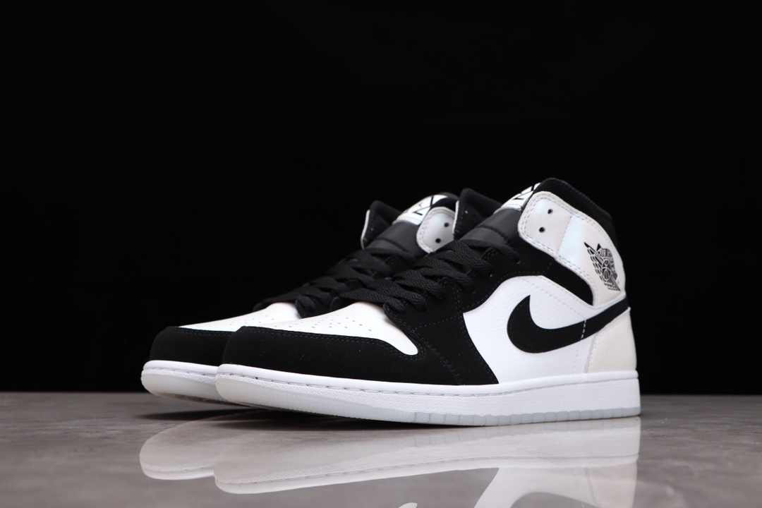 AIR JORDAN 1 MID PEARL WHITE BLACK LUMINOUS PANDA